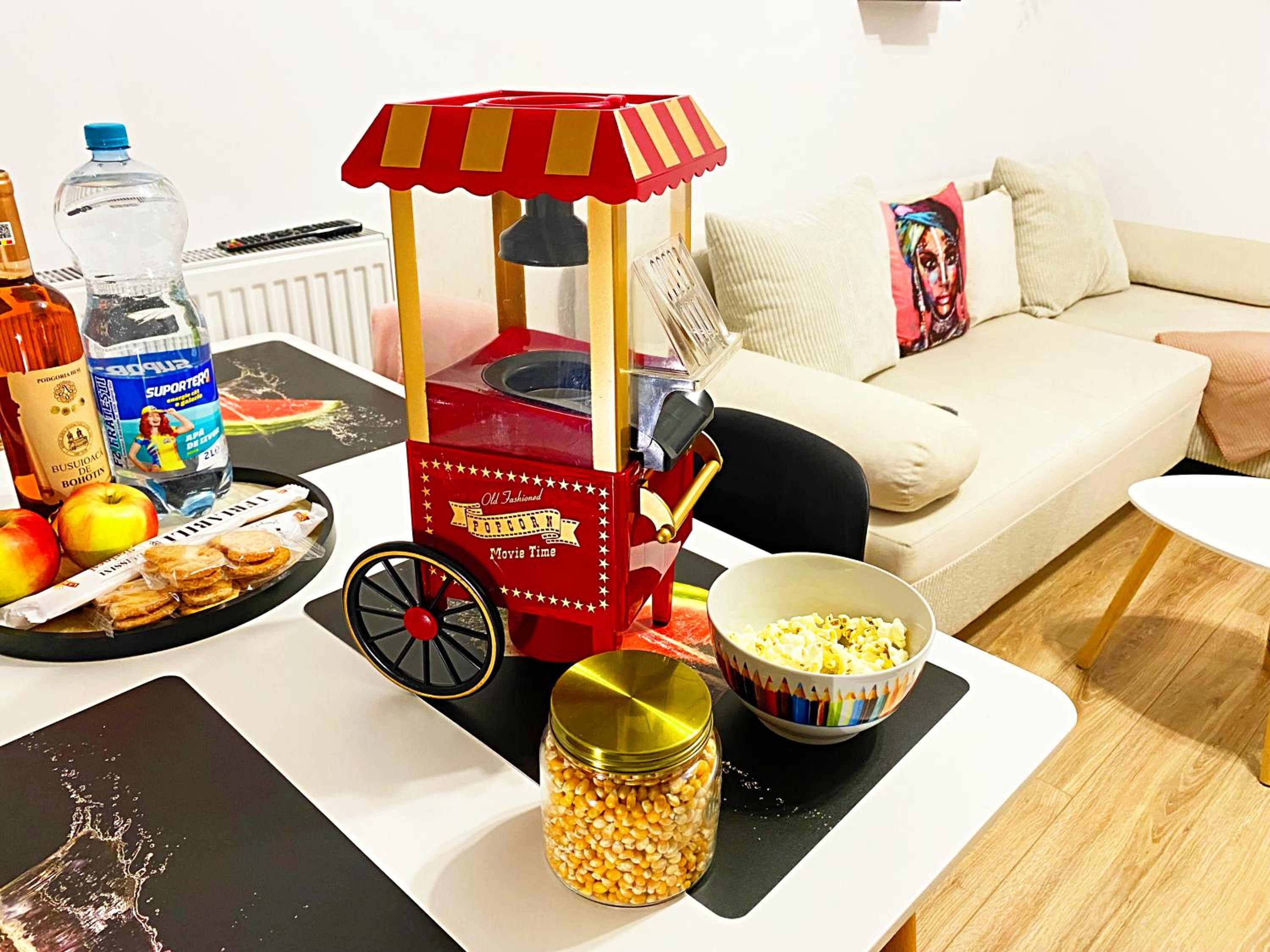 ChicStudio Full Kitchen AC Free Parking Popcorn