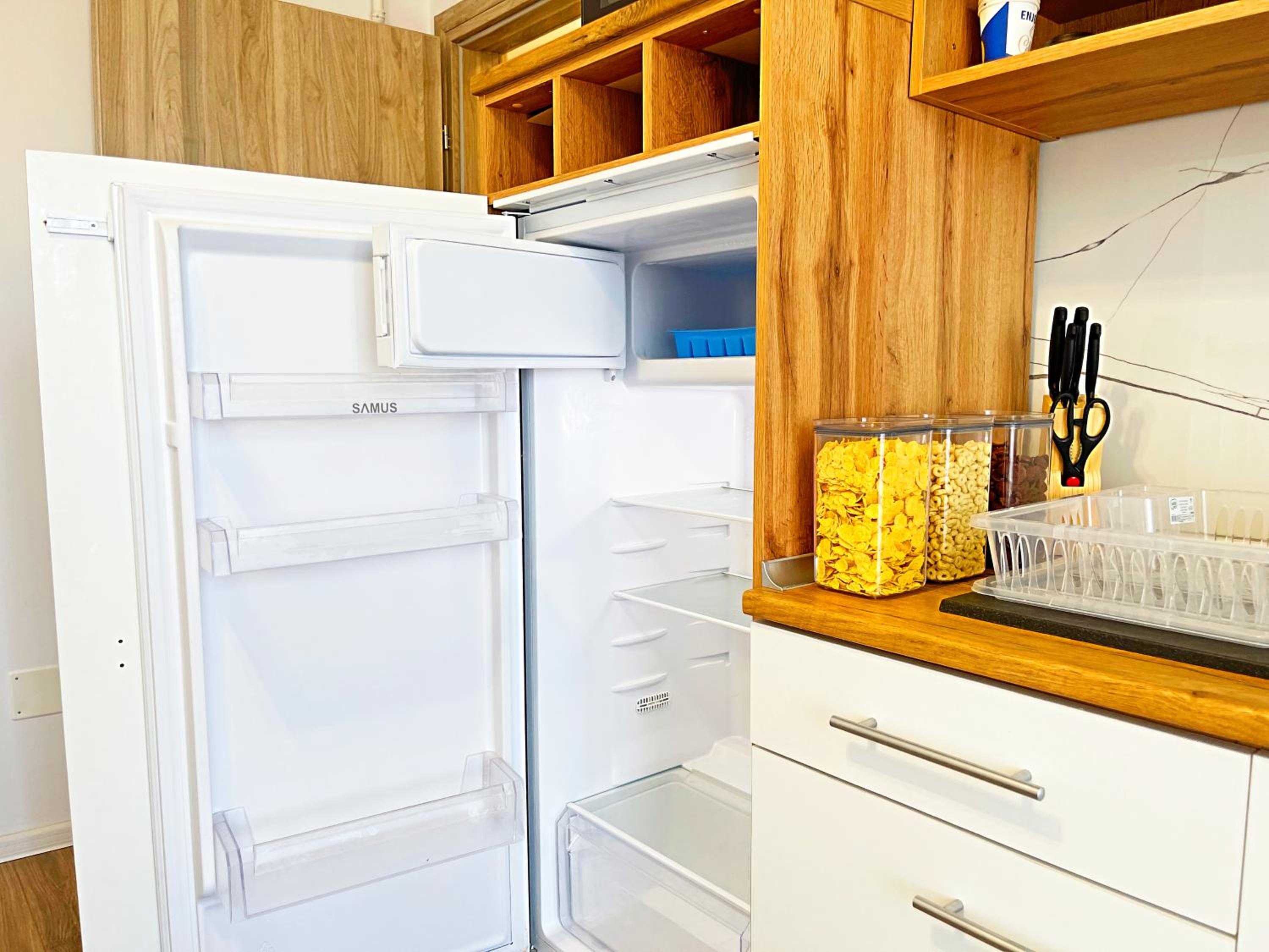 ChicStudio Full Kitchen AC Free Parking Popcorn