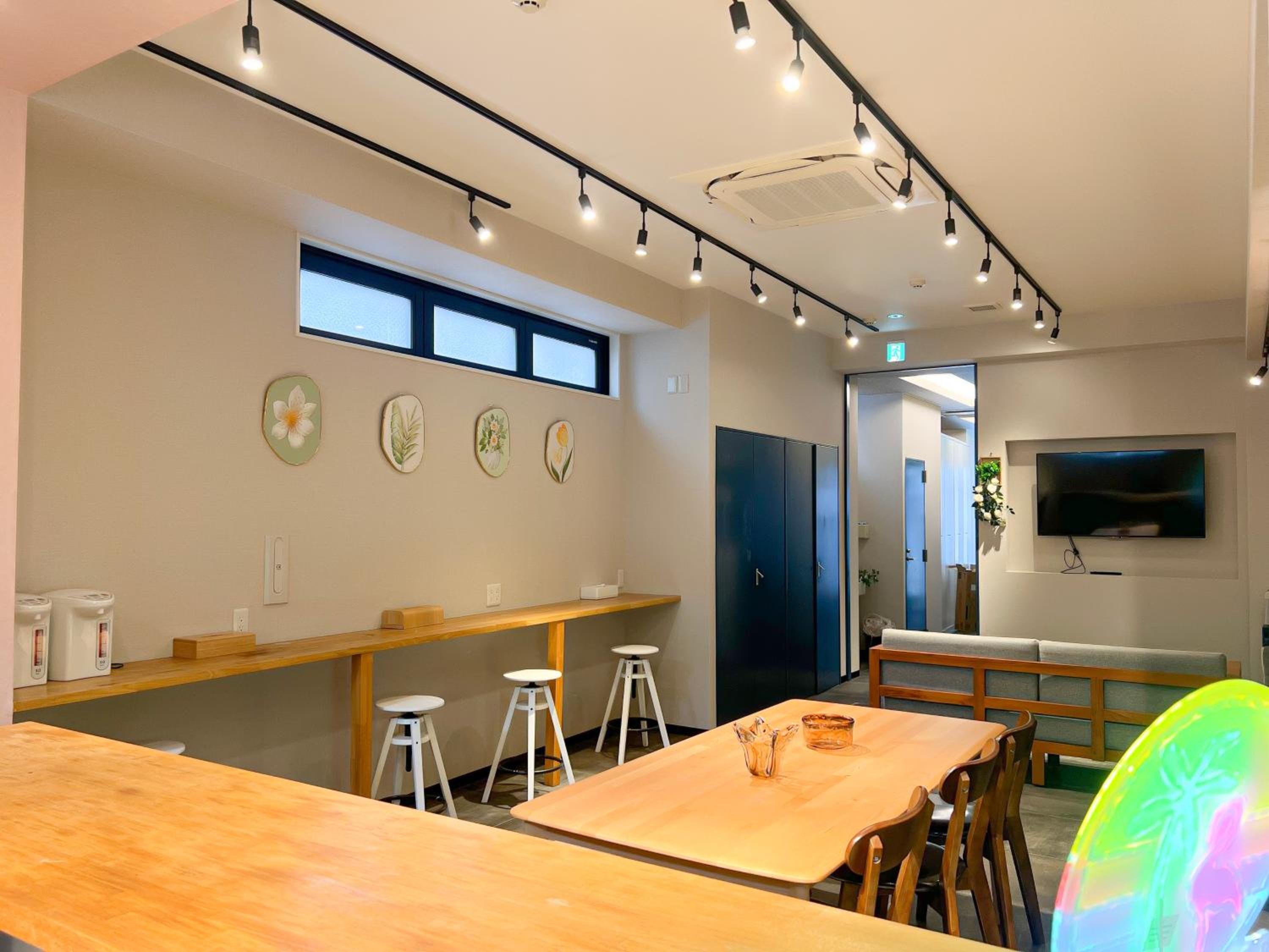 Hostel Hangout Best Value Near Kuromon Market & Namba