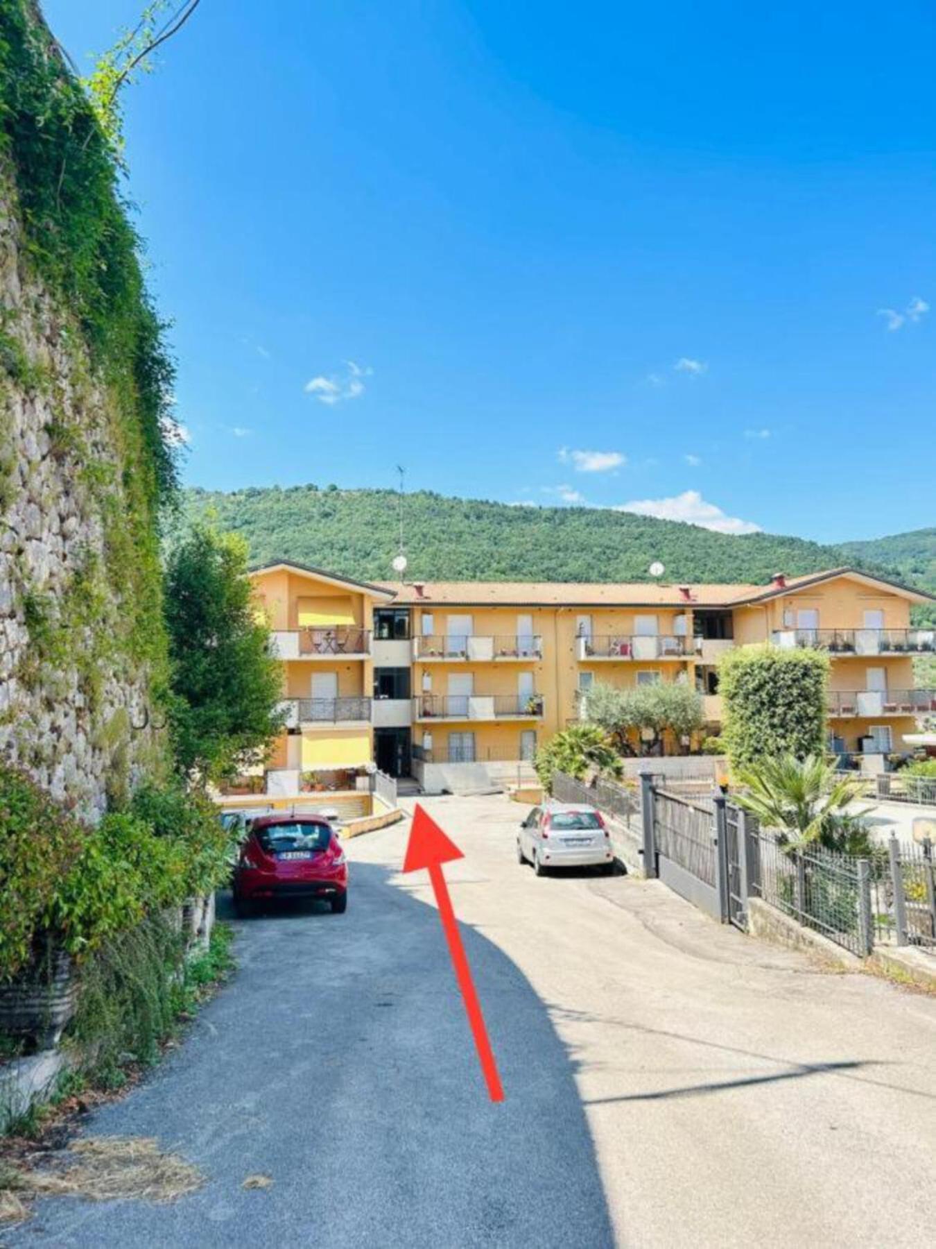 Accogliente Appartamento con Balcone Panoramico Fino a 3 Persone, Vicino al Centro Storico