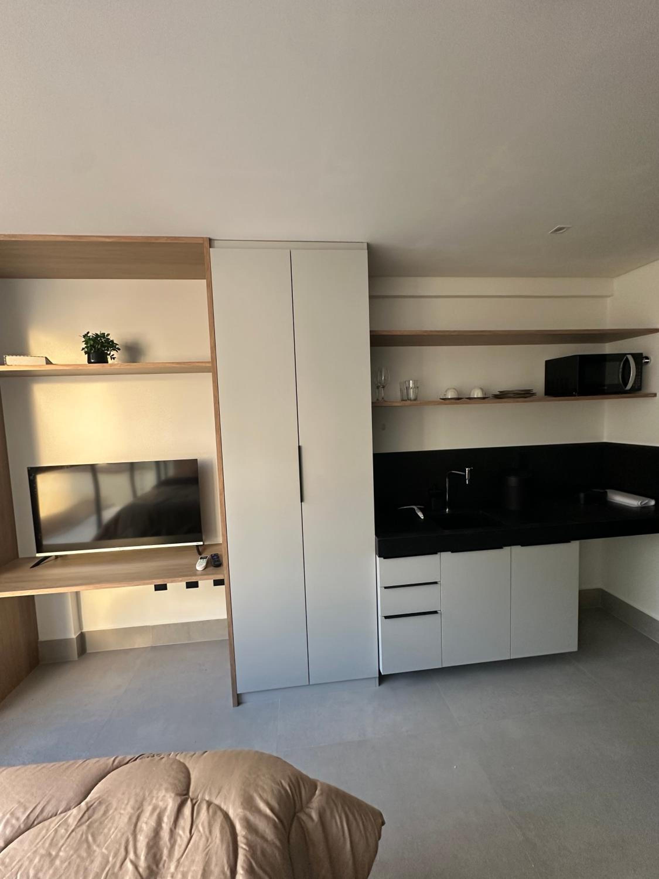 Get by Side Suites