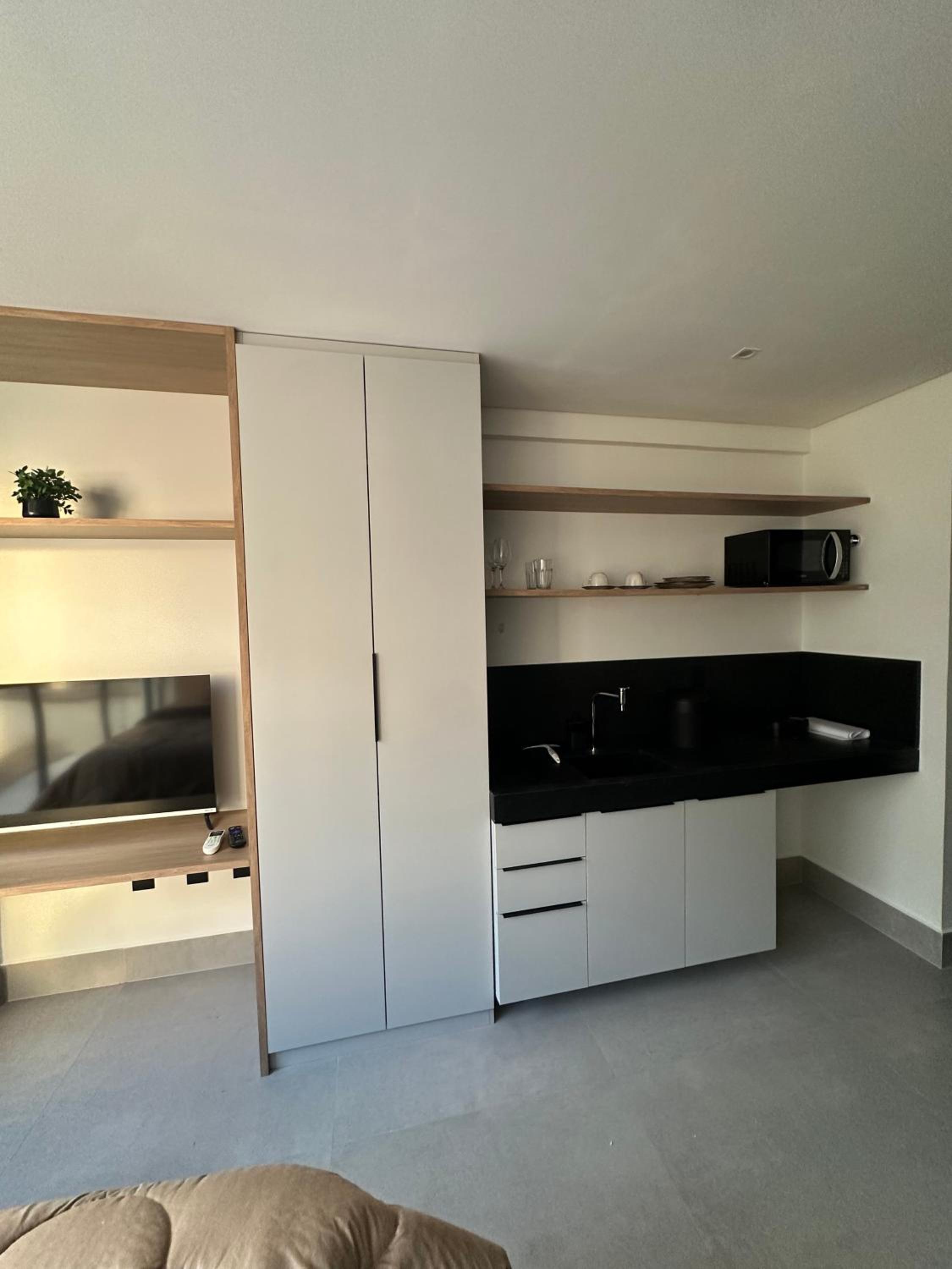 Get by Side Suites