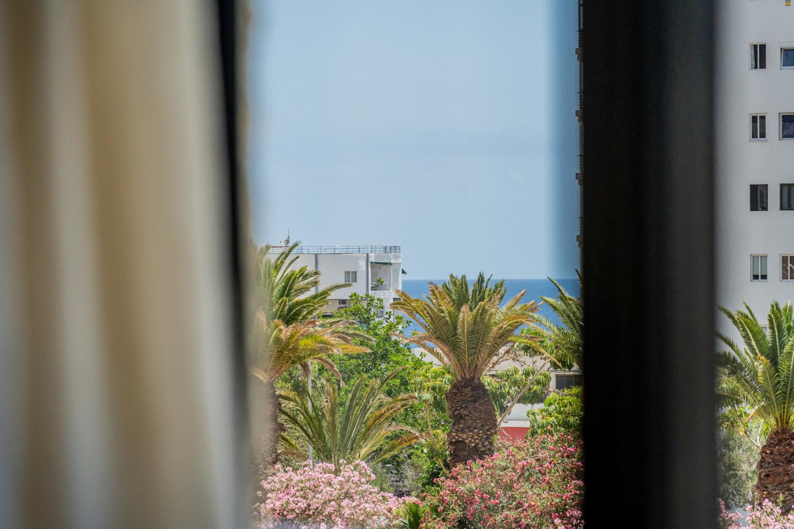 Bright seaside apartment in Los Cristianos - Achacay