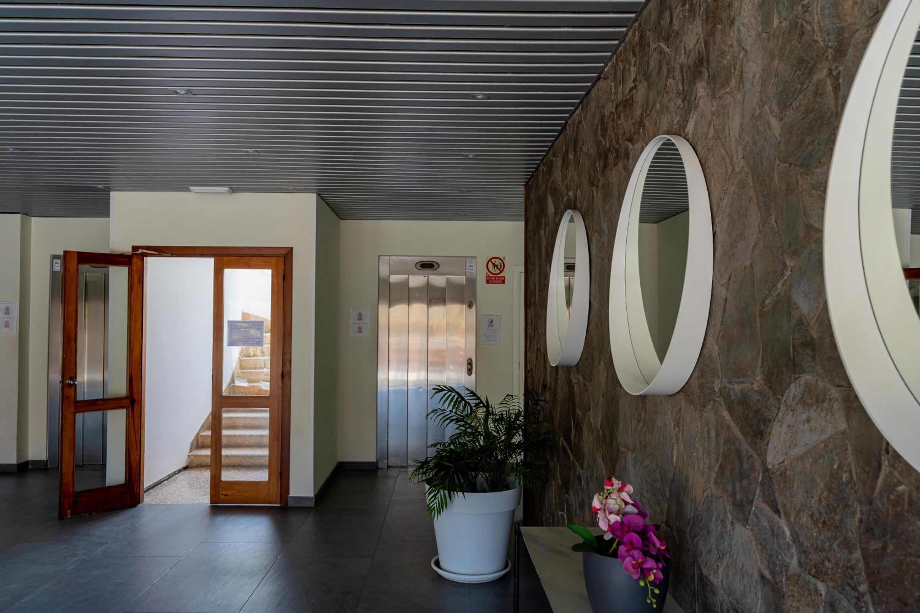 Bright seaside apartment in Los Cristianos - Achacay