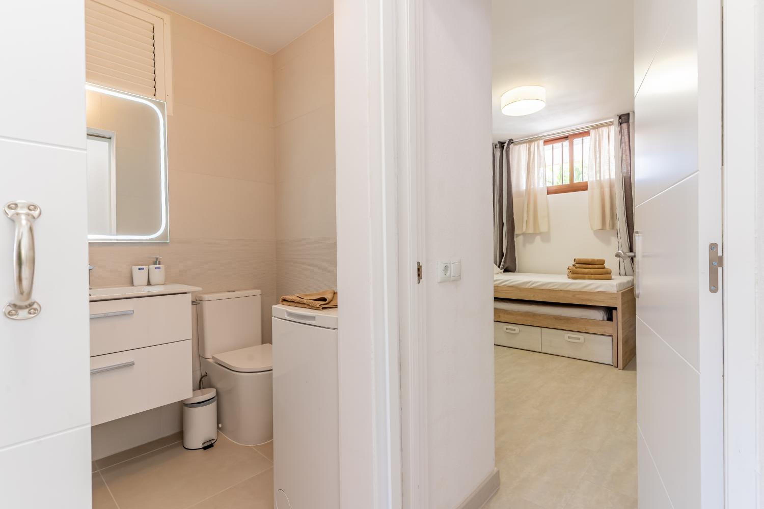 Bright seaside apartment in Los Cristianos - Achacay