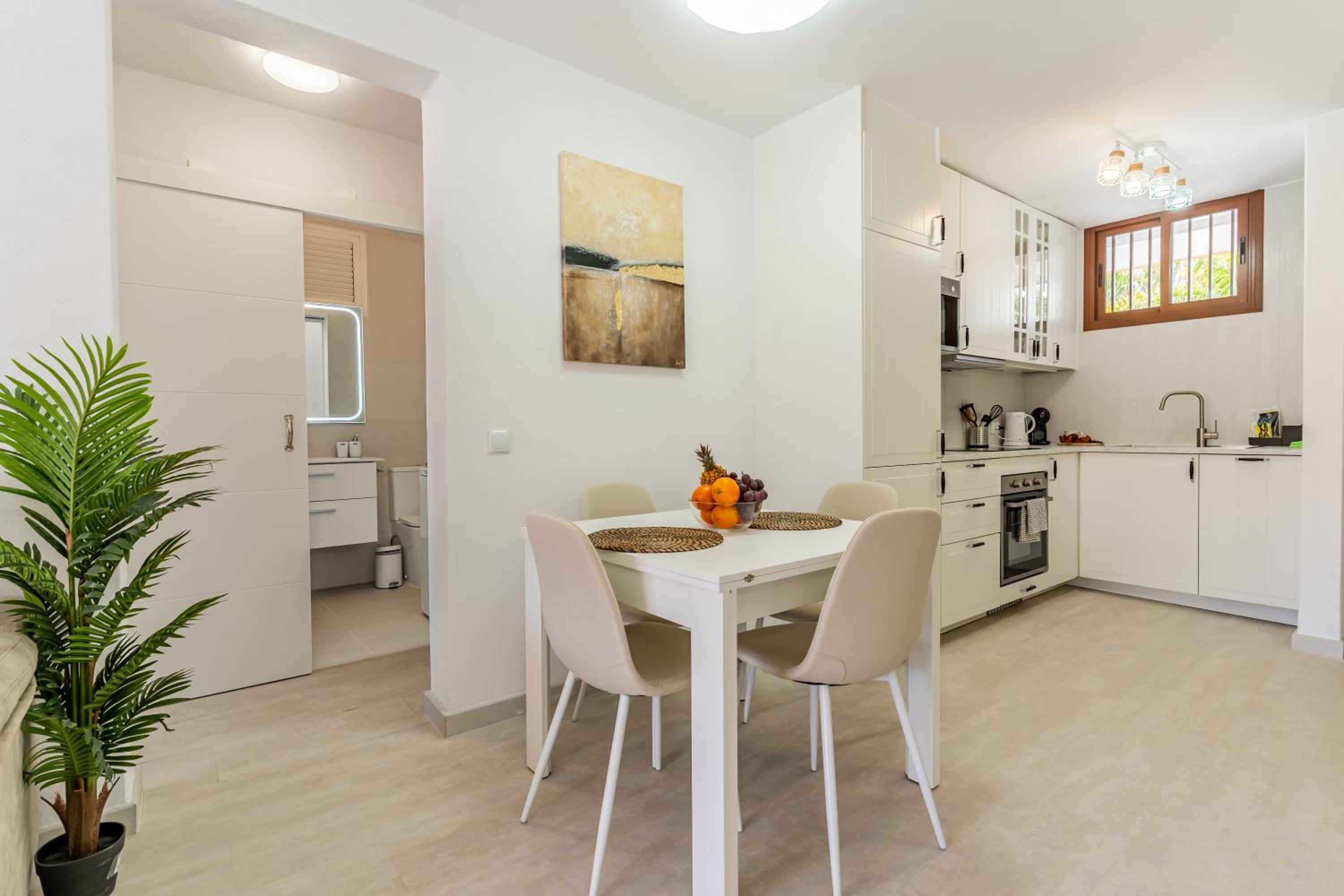 Bright seaside apartment in Los Cristianos - Achacay