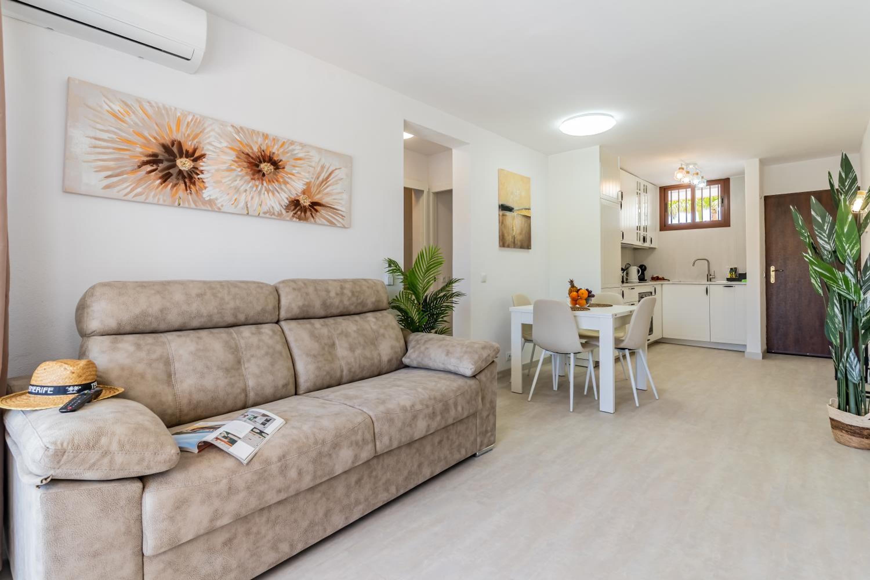 Bright seaside apartment in Los Cristianos - Achacay
