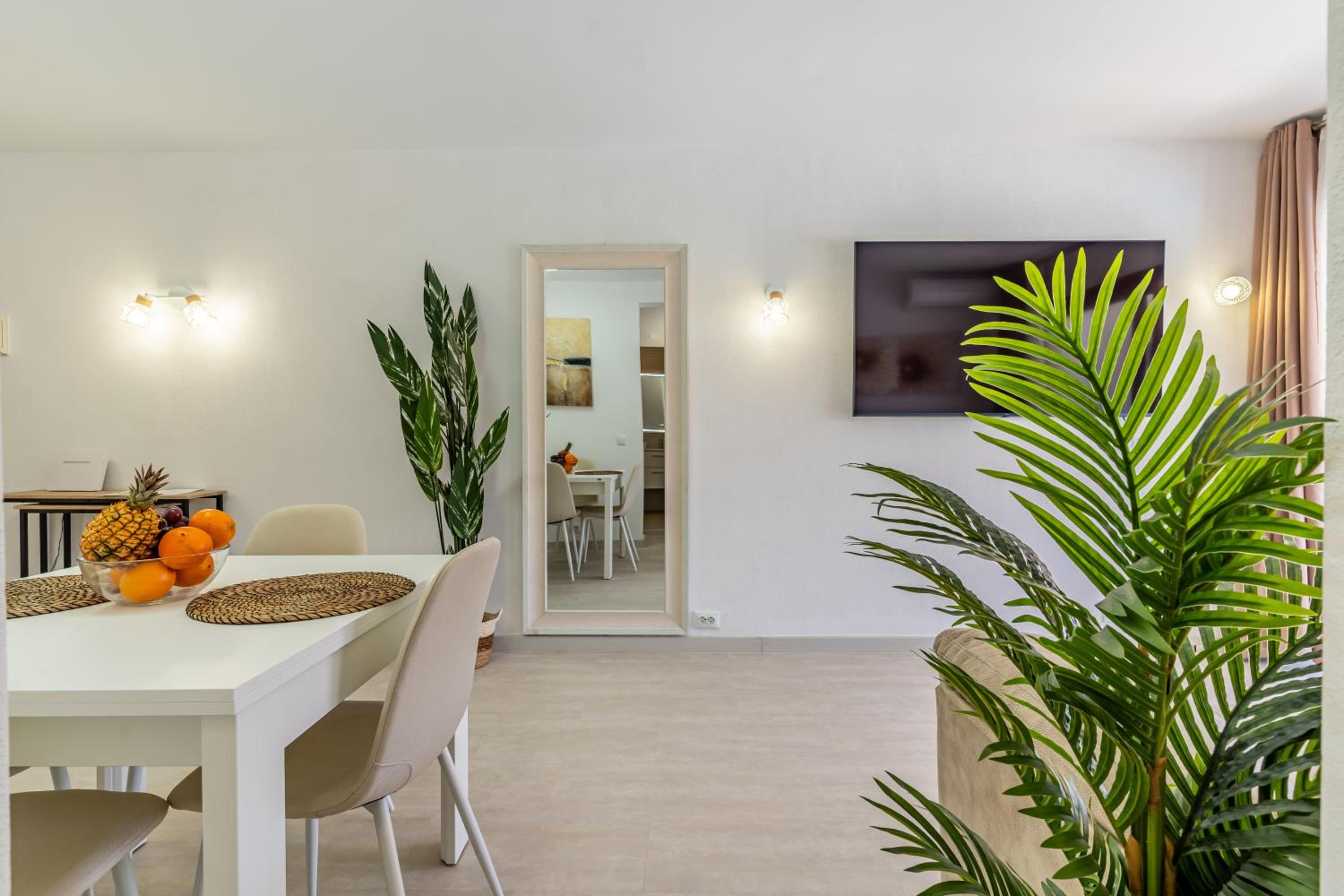 Bright seaside apartment in Los Cristianos - Achacay