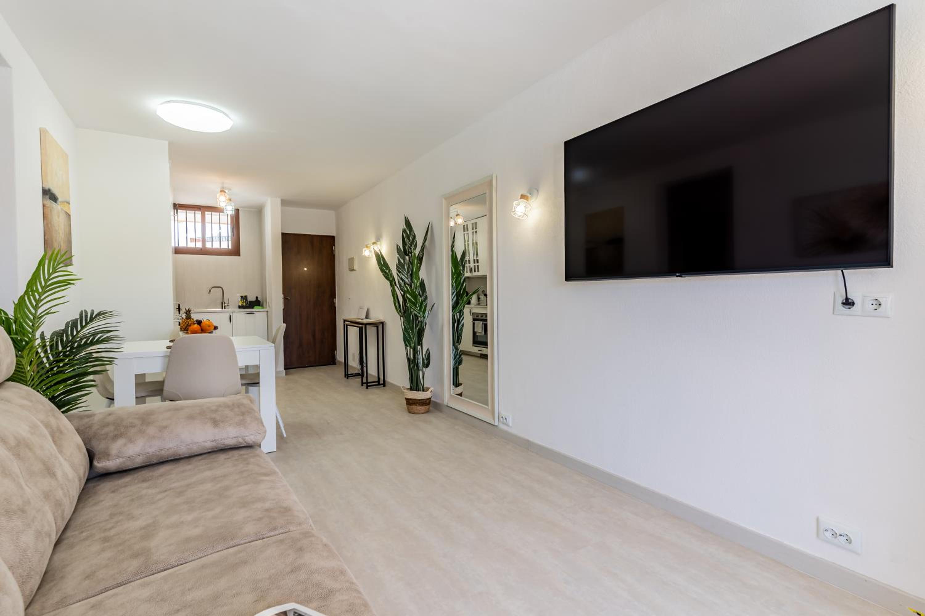 Bright seaside apartment in Los Cristianos - Achacay