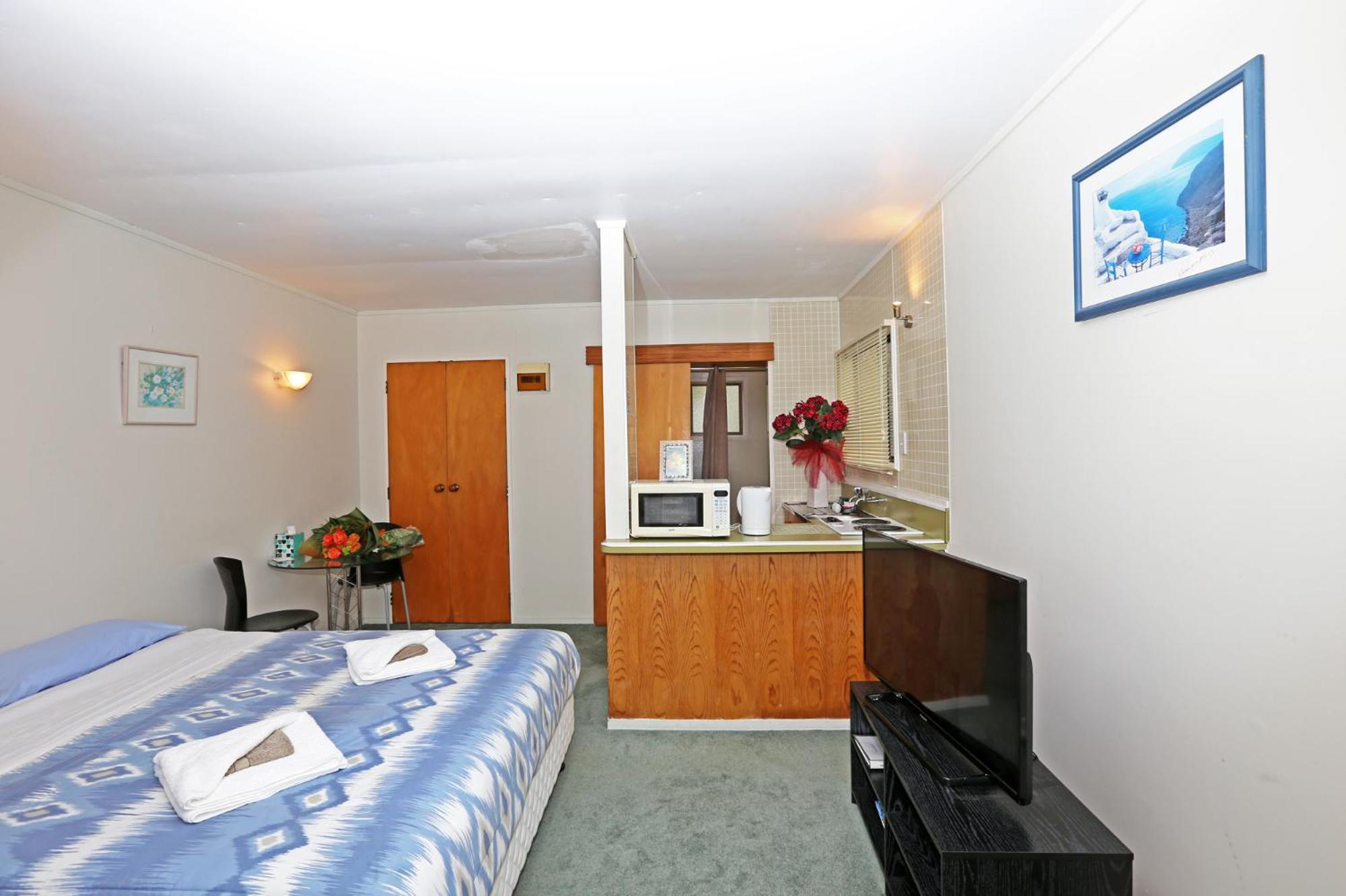 Waiuku Lodge Motel