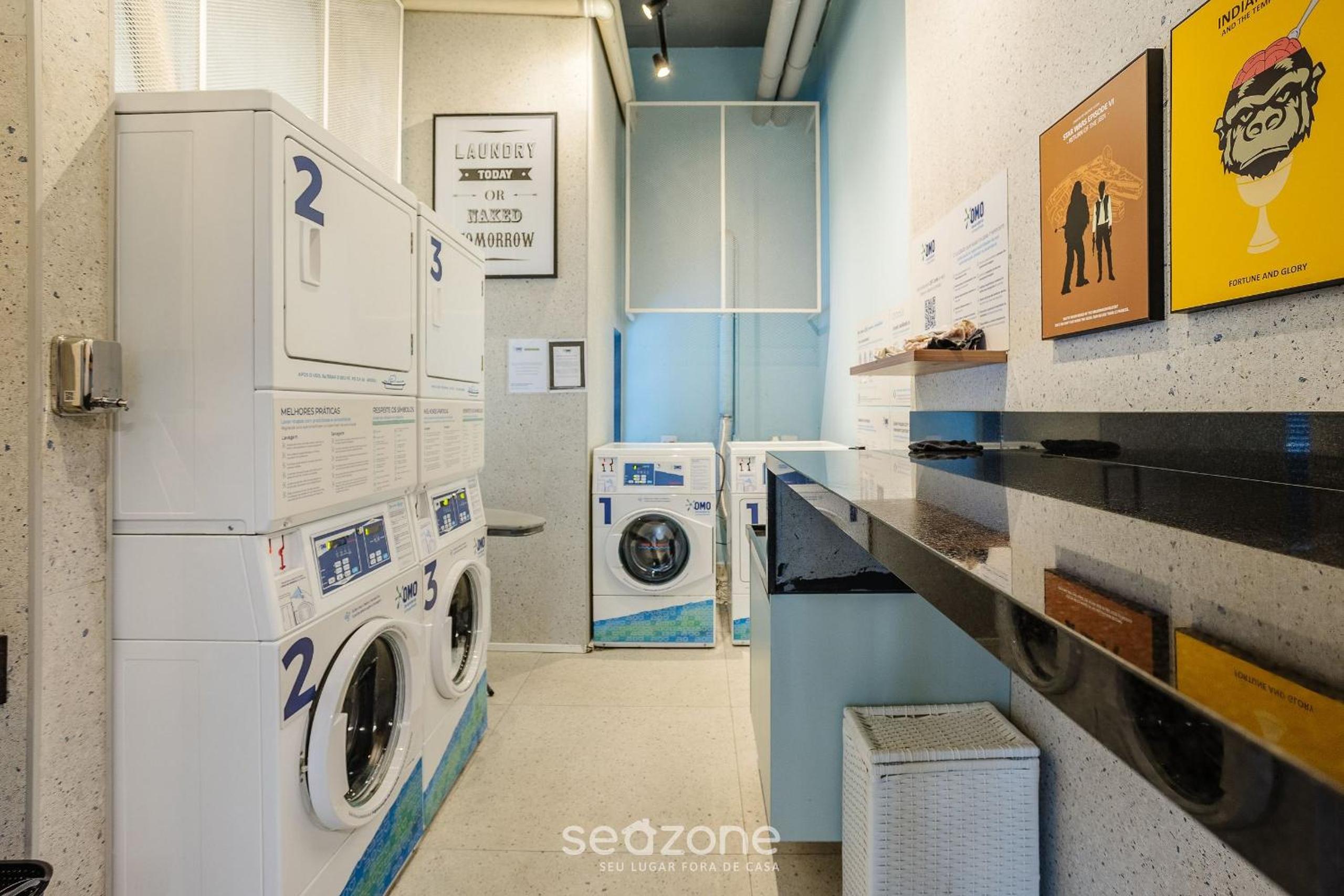 Complete stay with pool and gym steps from the Metro in Pinheiros - SP - LOF