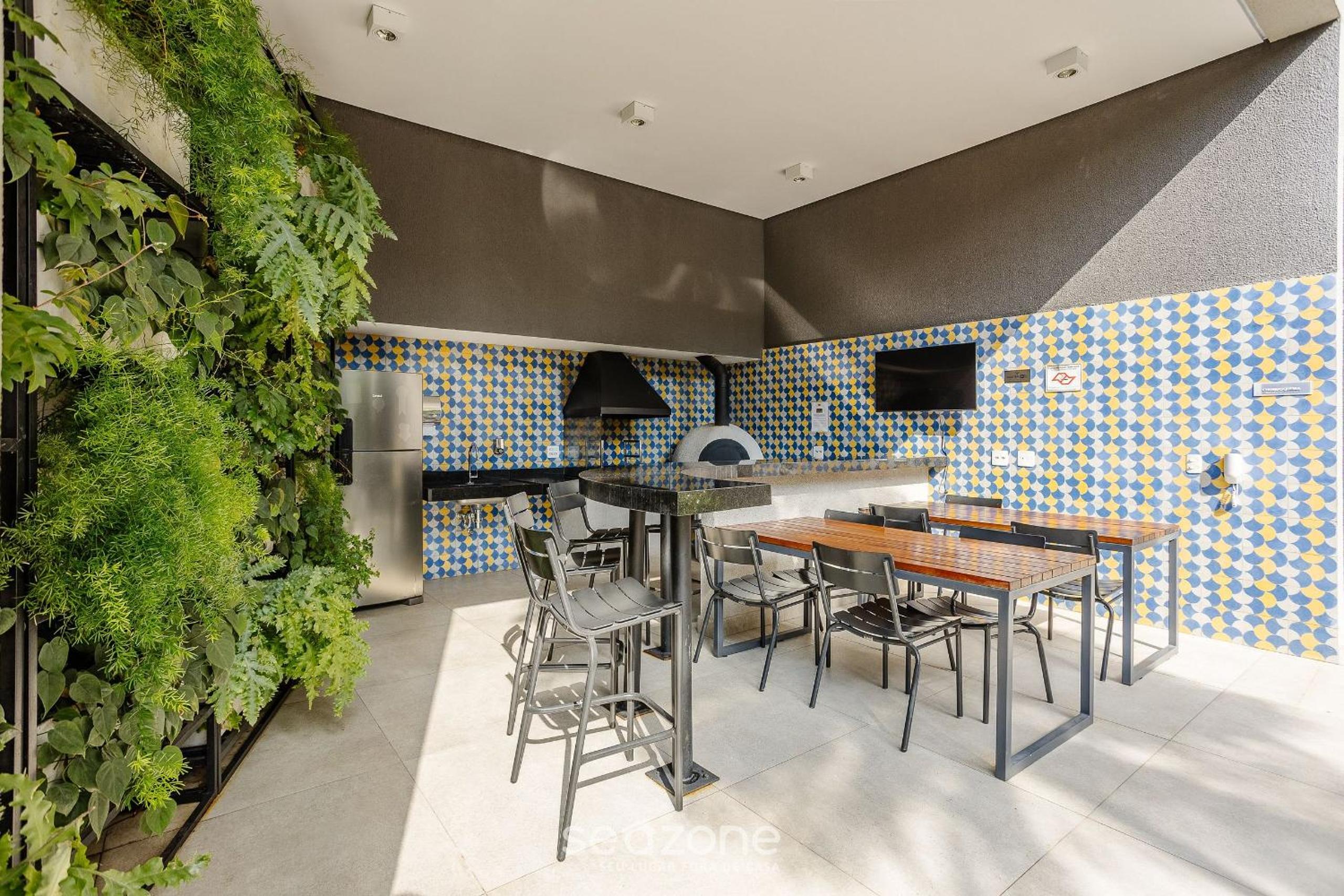 Complete stay with pool and gym steps from the Metro in Pinheiros - SP - LOF