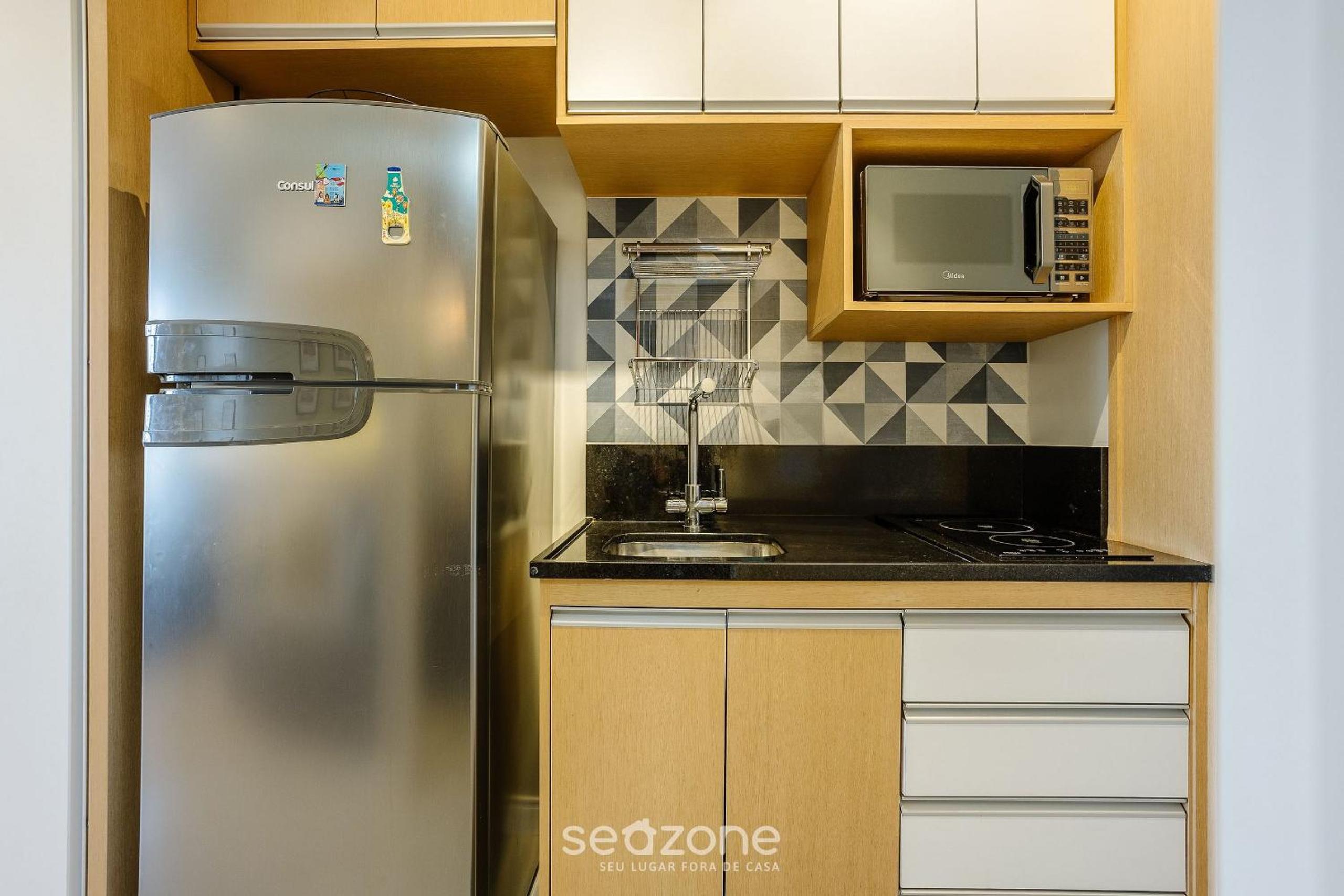 Complete stay with pool and gym steps from the Metro in Pinheiros - SP - LOF