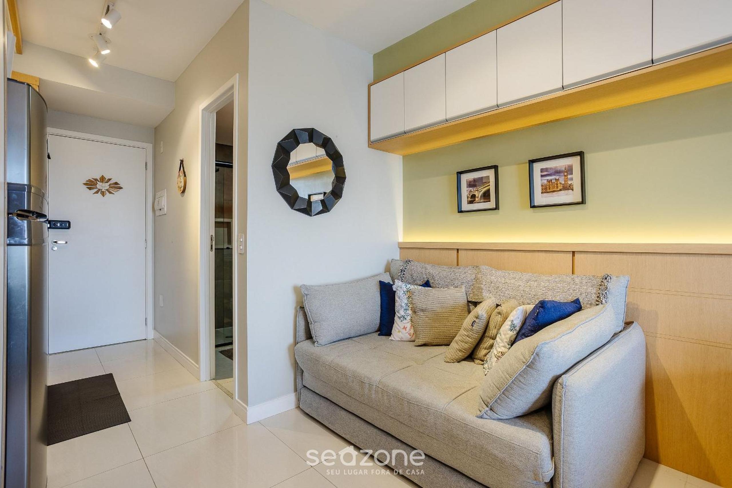 Complete stay with pool and gym steps from the Metro in Pinheiros - SP - LOF