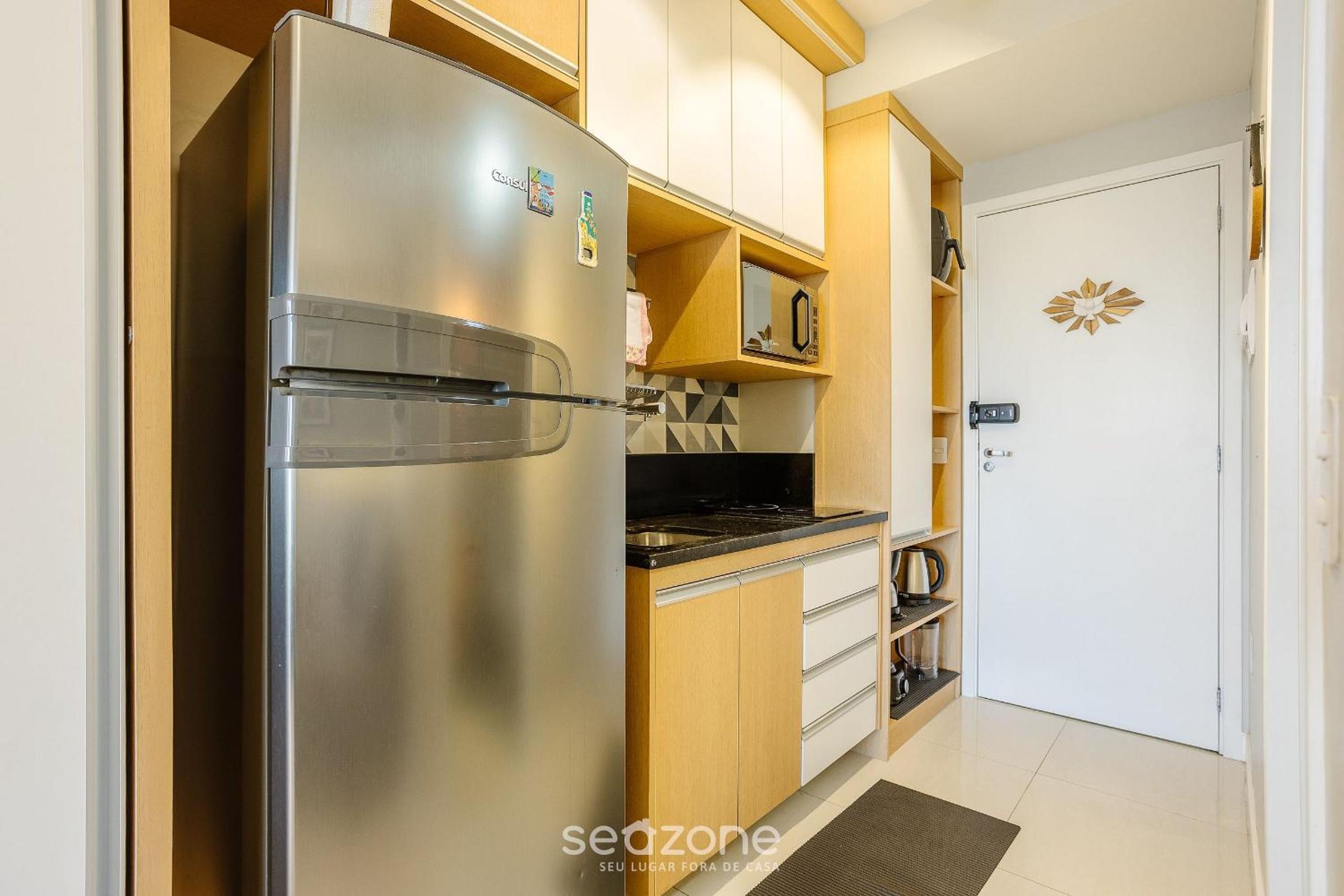 Complete stay with pool and gym steps from the Metro in Pinheiros - SP - LOF