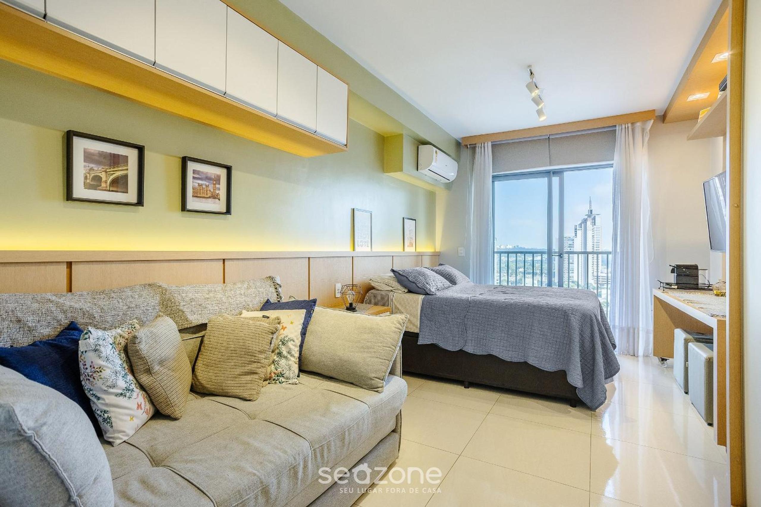 Complete stay with pool and gym steps from the Metro in Pinheiros - SP - LOF
