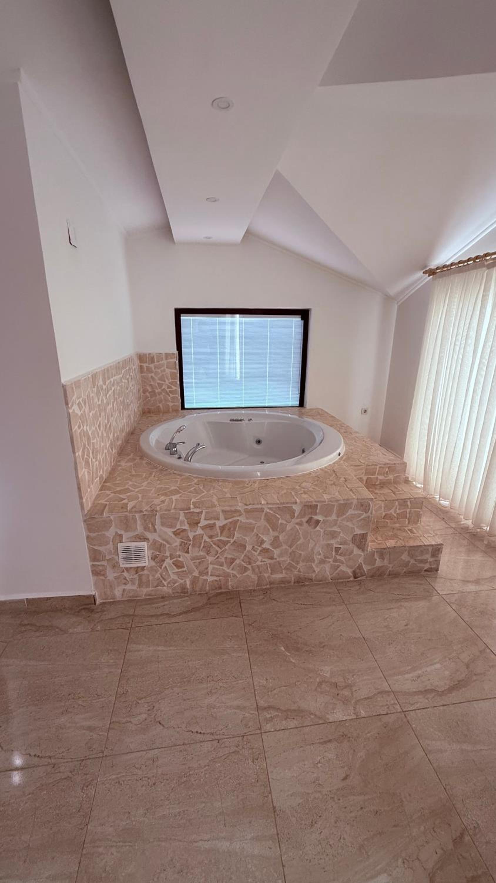 Asfiya Villa