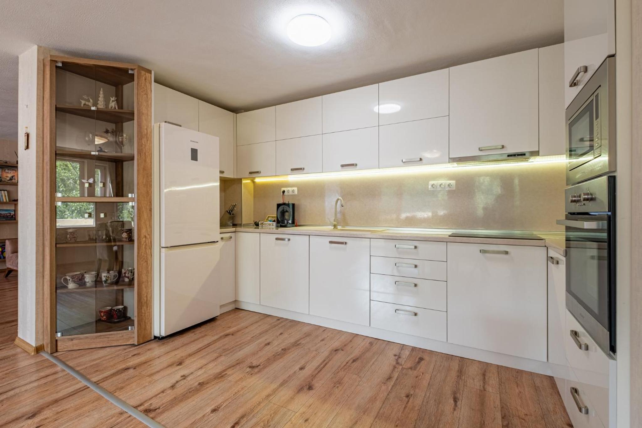 Top Location 3 Bedroom Apartment Next to the Beach