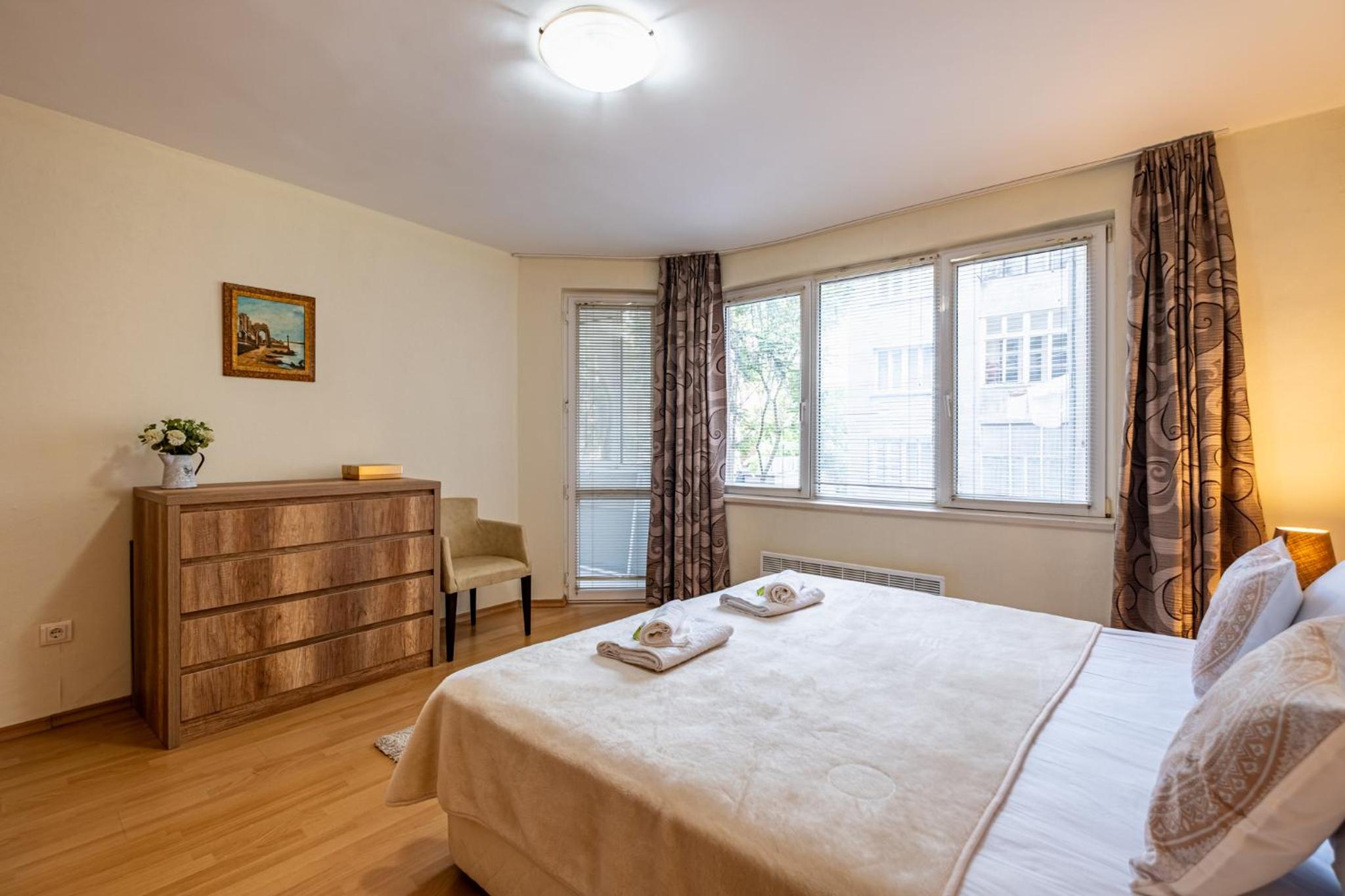 Top Location 3 Bedroom Apartment Next to the Beach