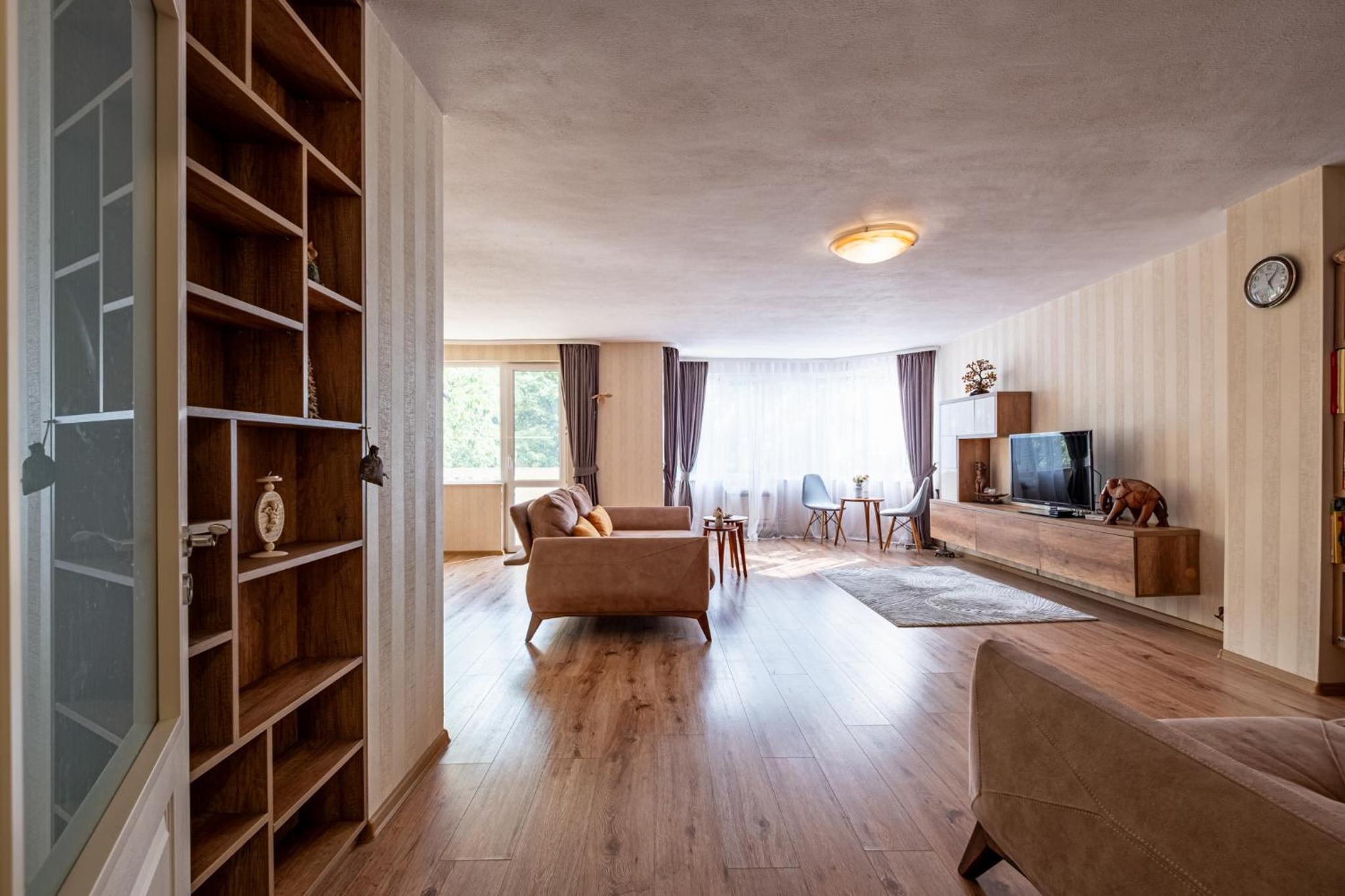 Top Location 3 Bedroom Apartment Next to the Beach