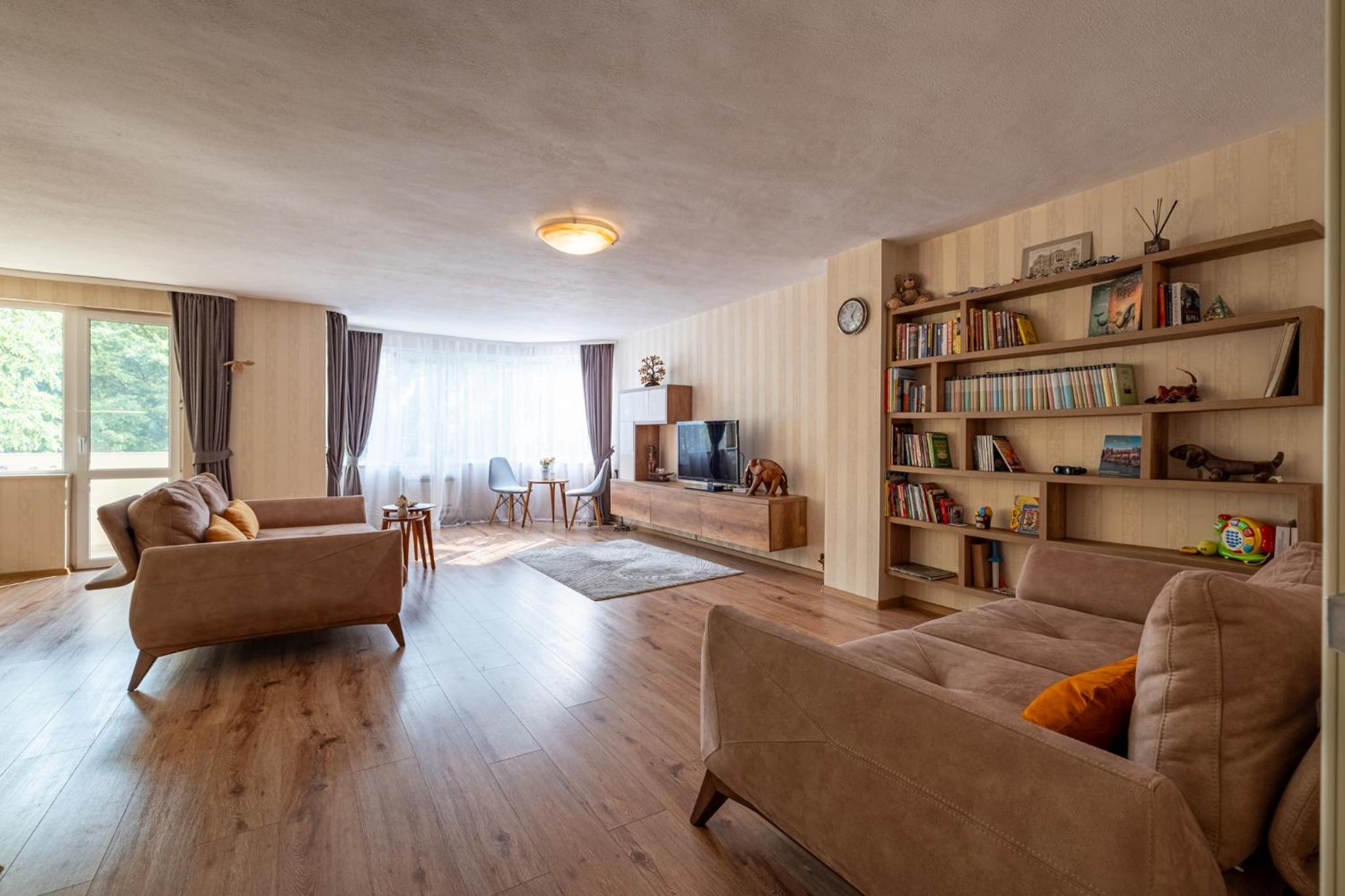 Top Location 3 Bedroom Apartment Next to the Beach