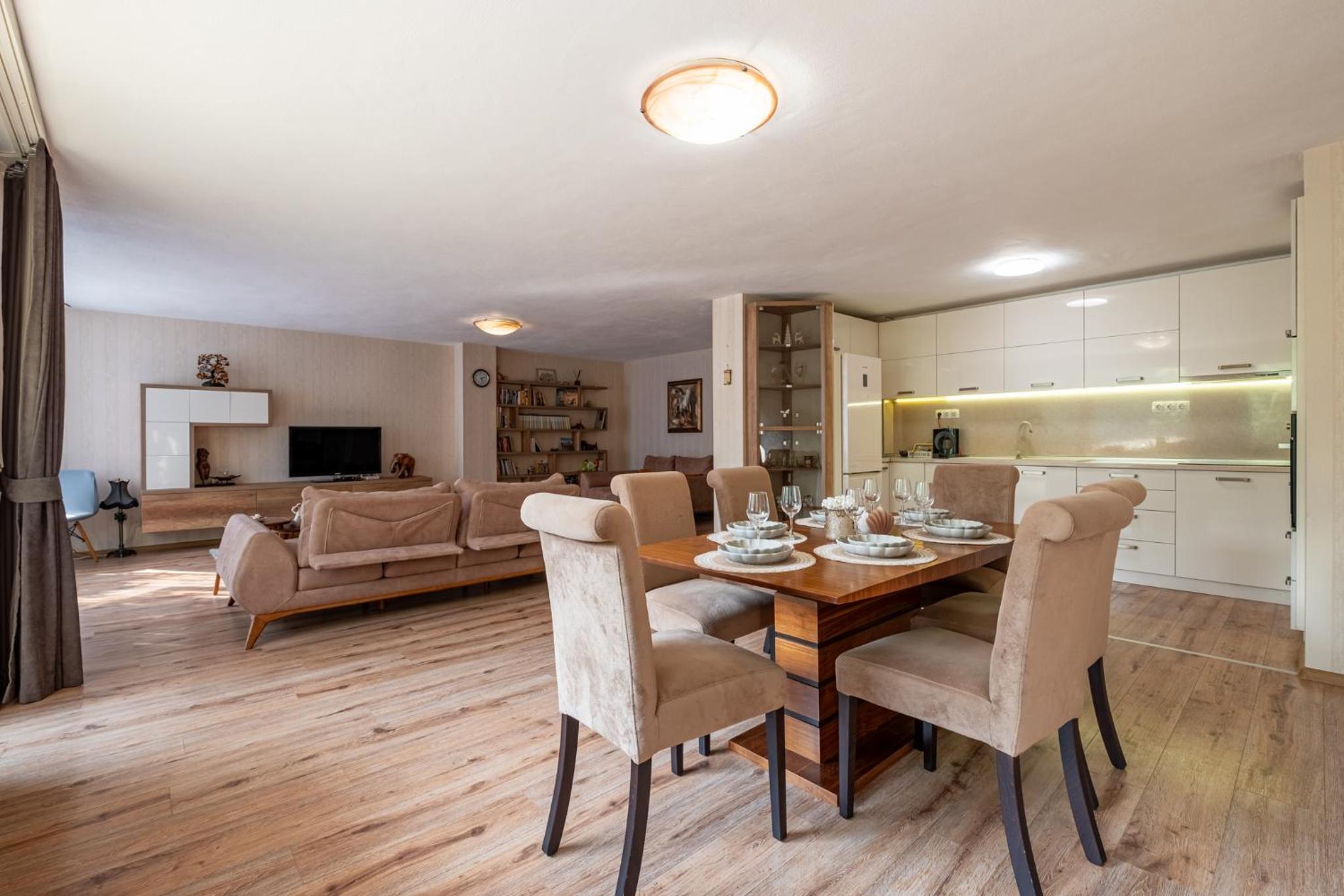 Top Location 3 Bedroom Apartment Next to the Beach