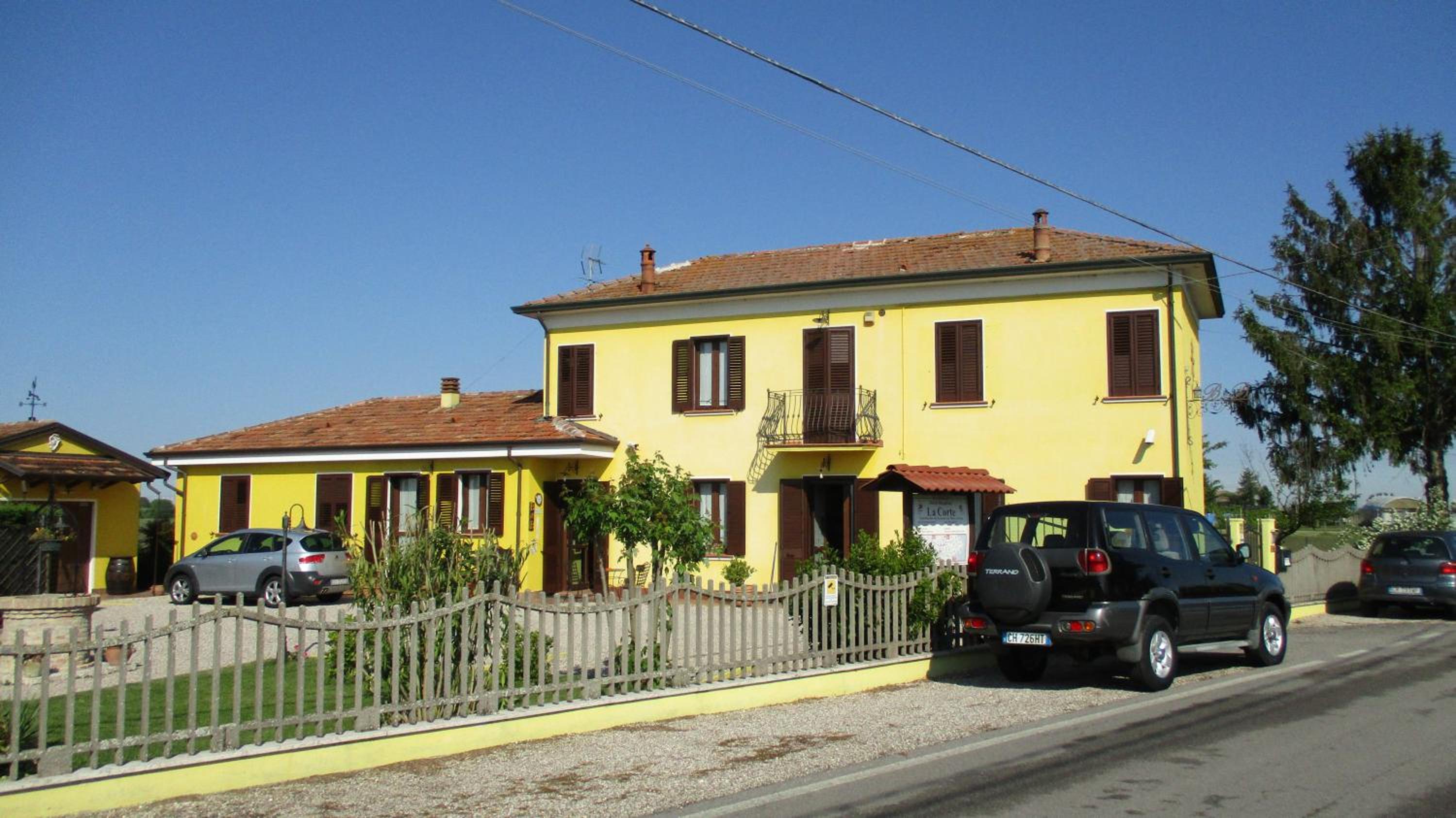 Casa di Campagna B&B La Corte Ferrara