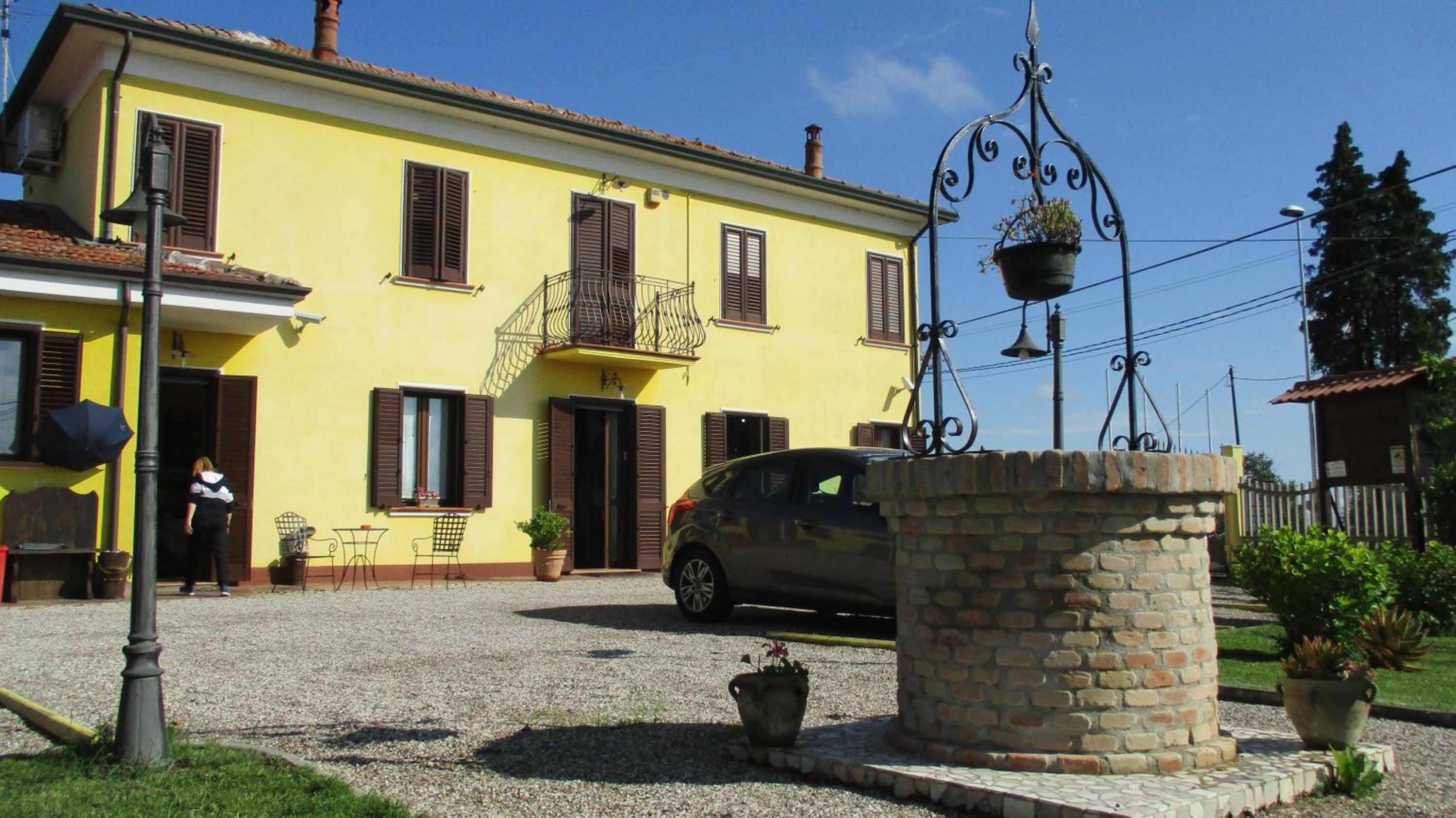 Casa di Campagna B&B La Corte Ferrara