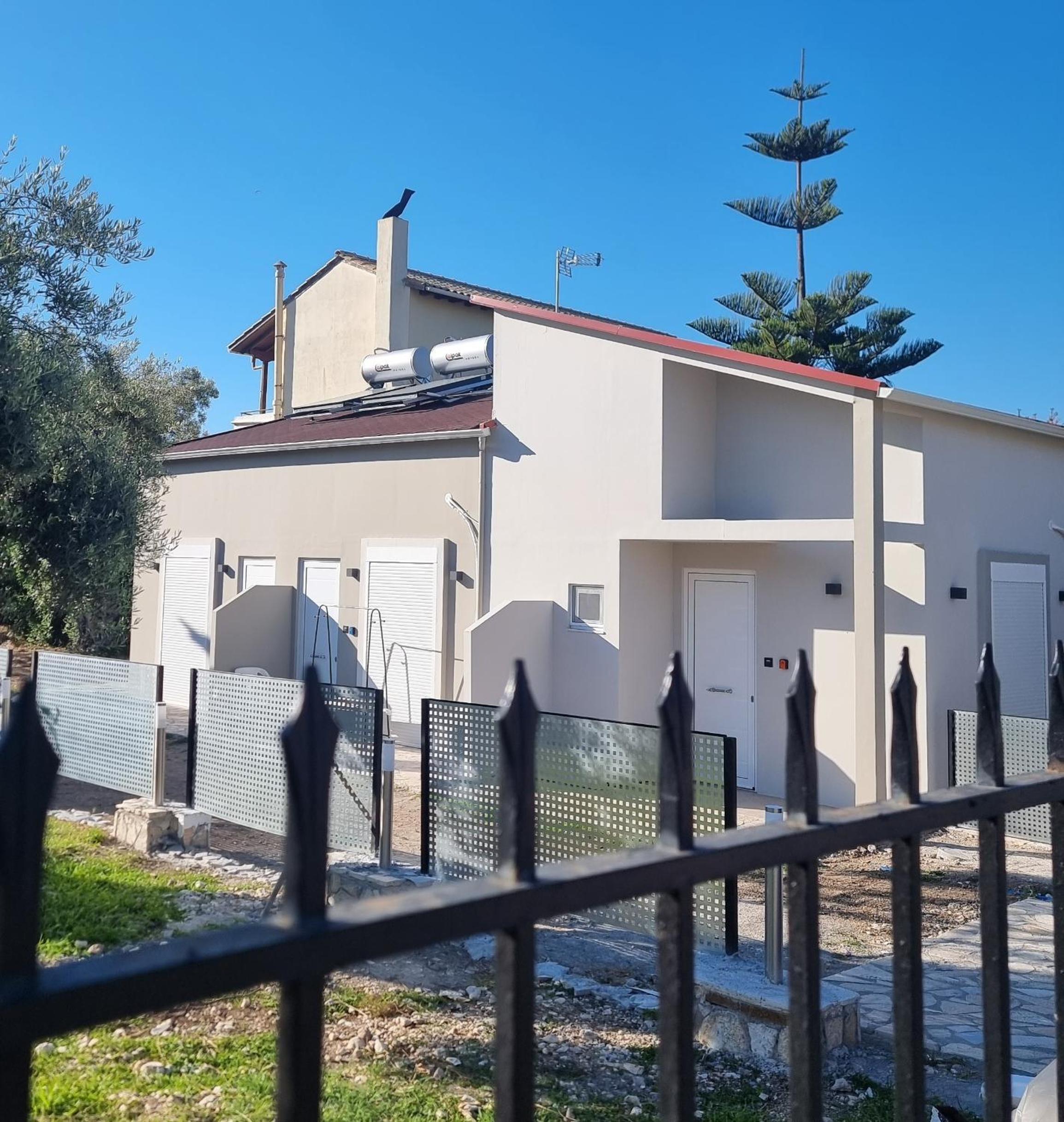 SmallHouseLefkada ΘΕΜΑ