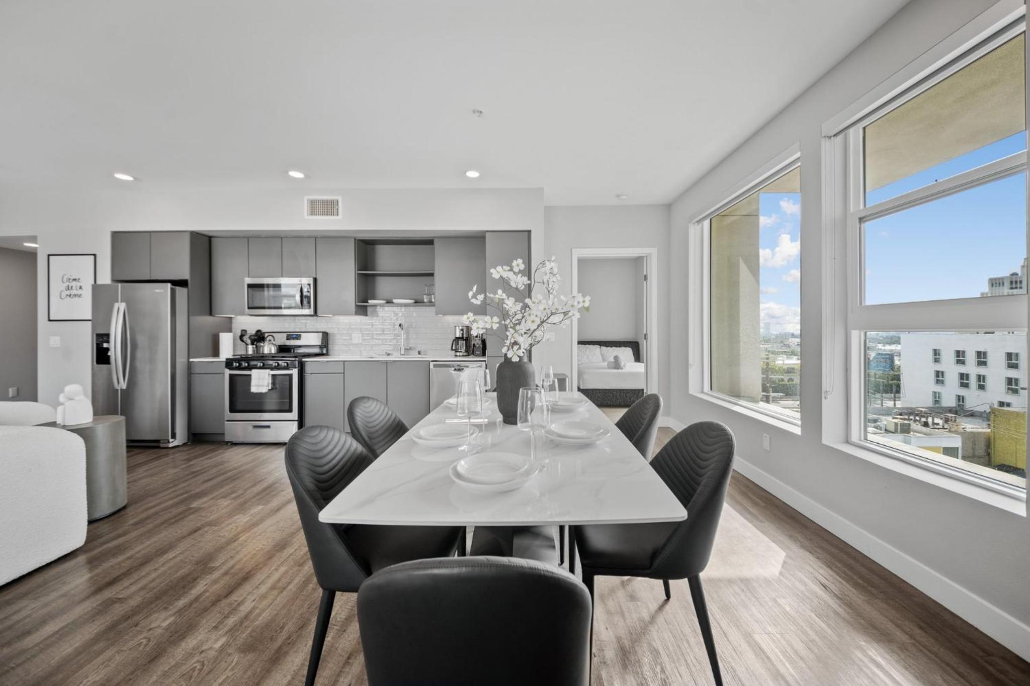 Modern Luxury Oasis in WEHO Hollywood Sign Views