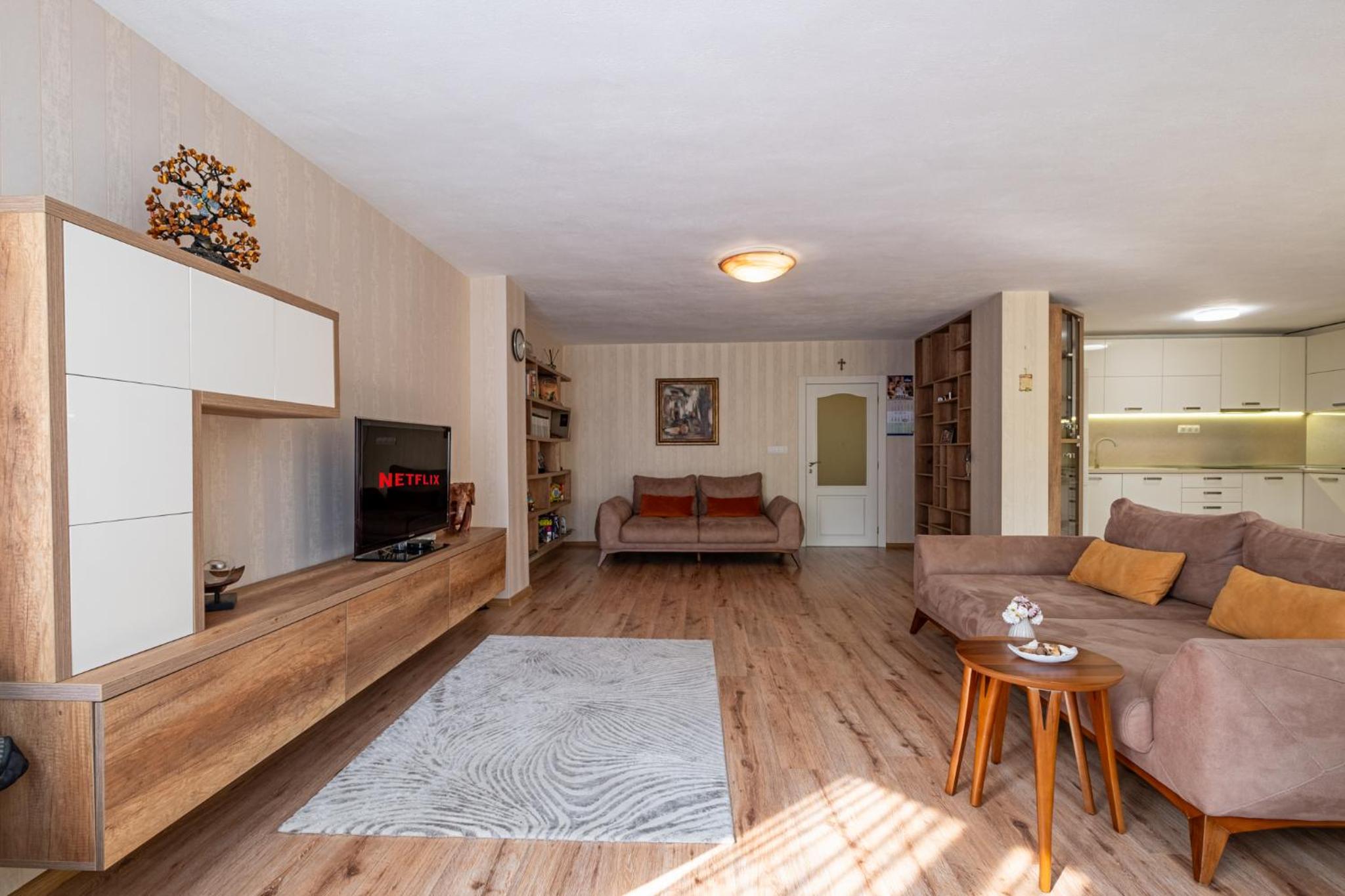 Top Location 3 Bedroom Apartment Next to the Beach