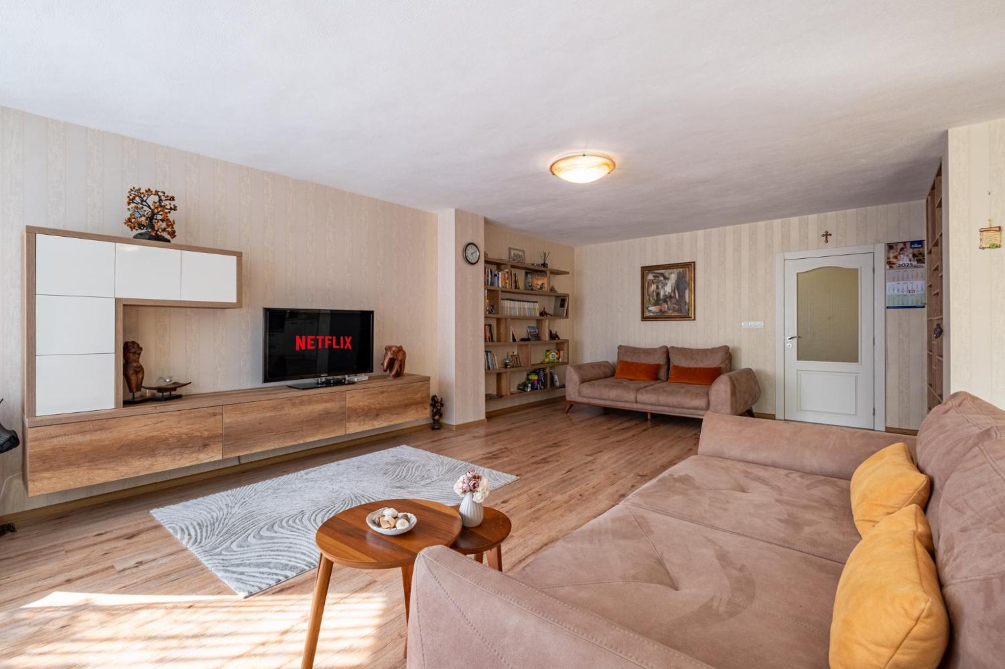 Top Location 3 Bedroom Apartment Next to the Beach