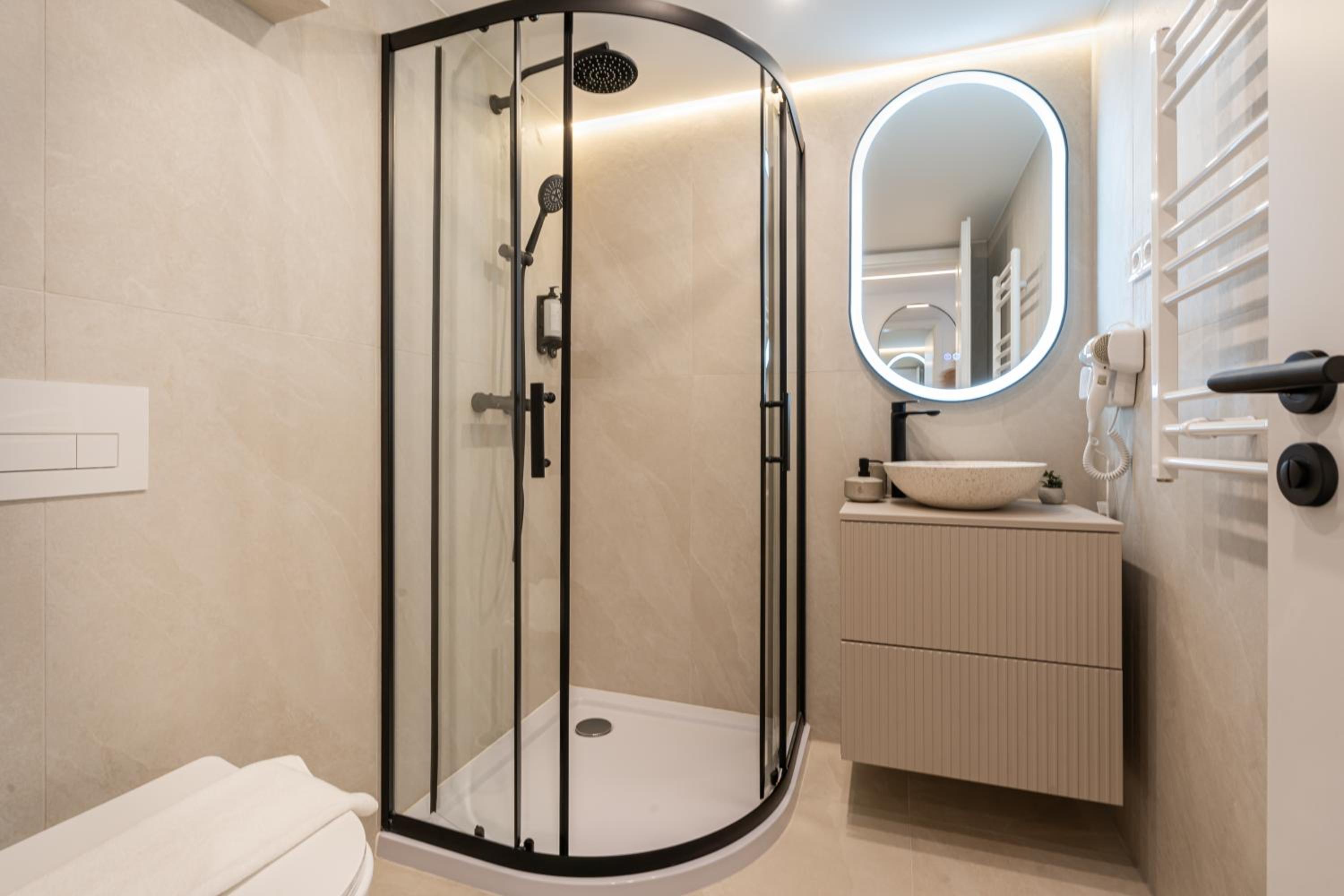 E22 - Boutique Apartments, Best Location by BQA