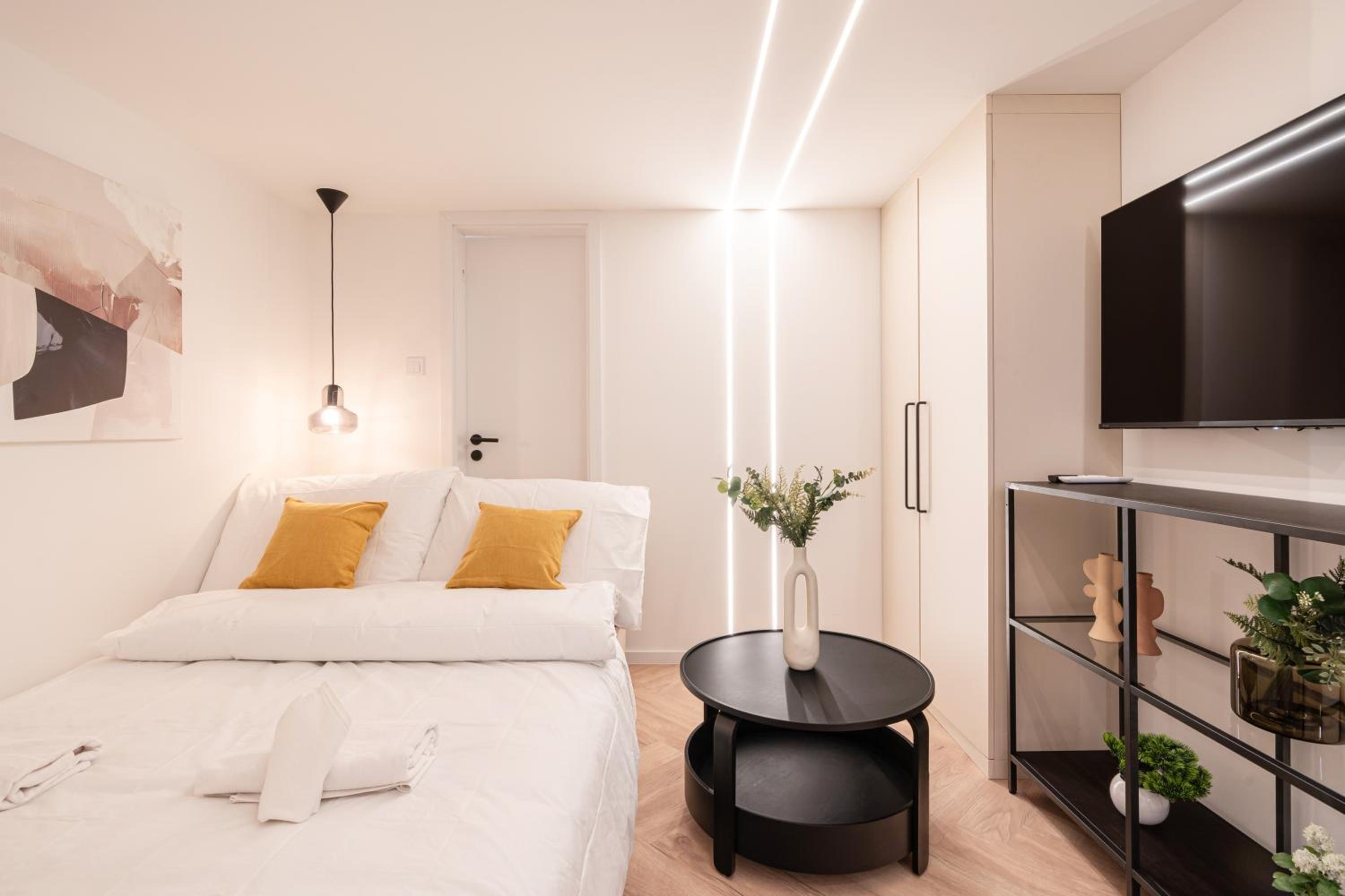 E22 - Boutique Apartments, Best Location by BQA