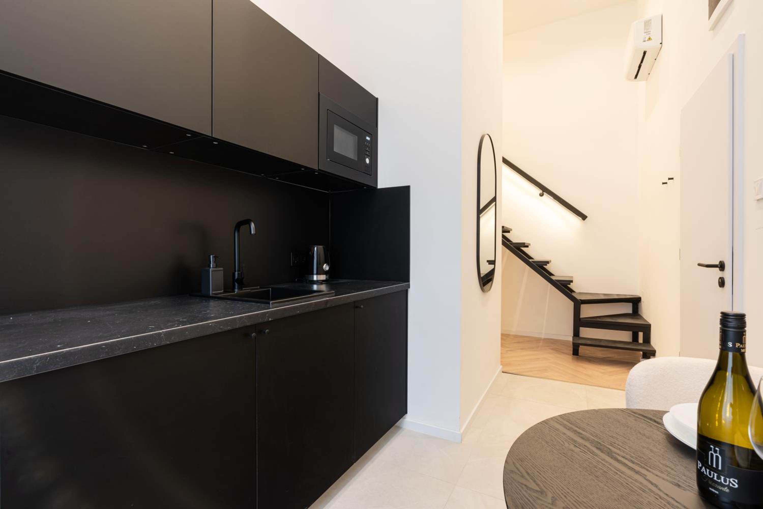 E22 - Boutique Apartments, Best Location by BQA