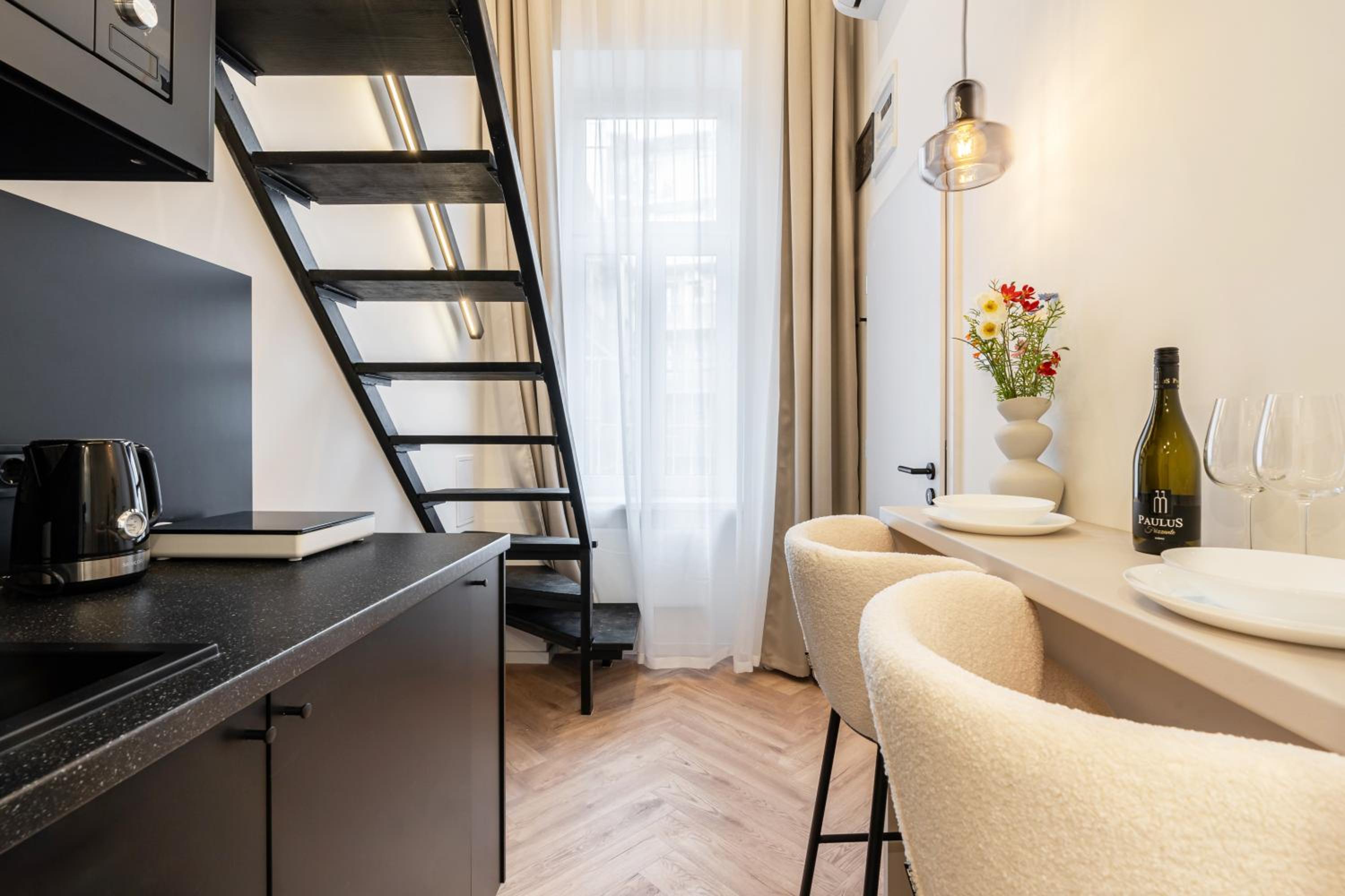 E22 - Boutique Apartments, Best Location by BQA