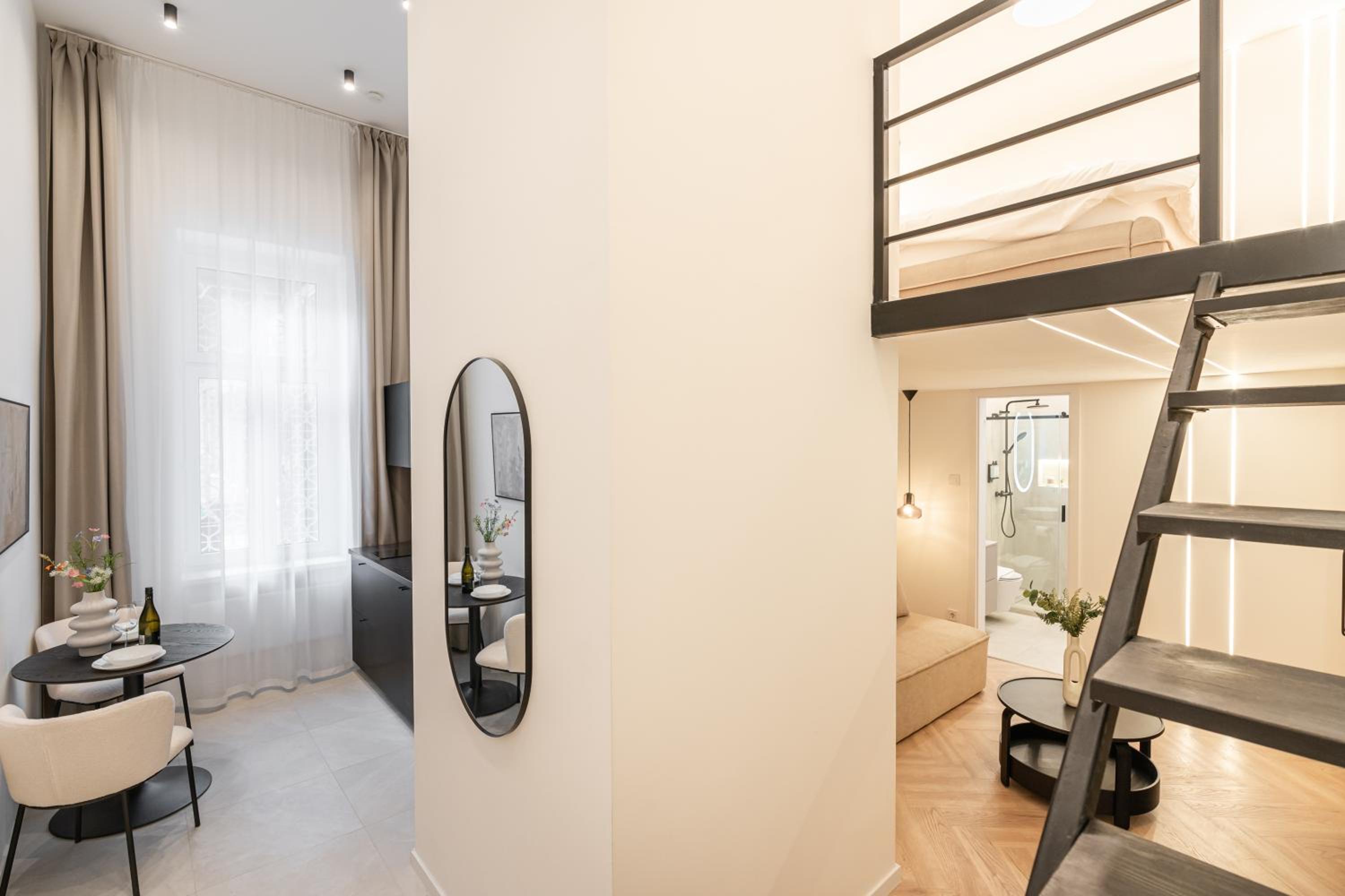 E22 - Boutique Apartments, Best Location by BQA