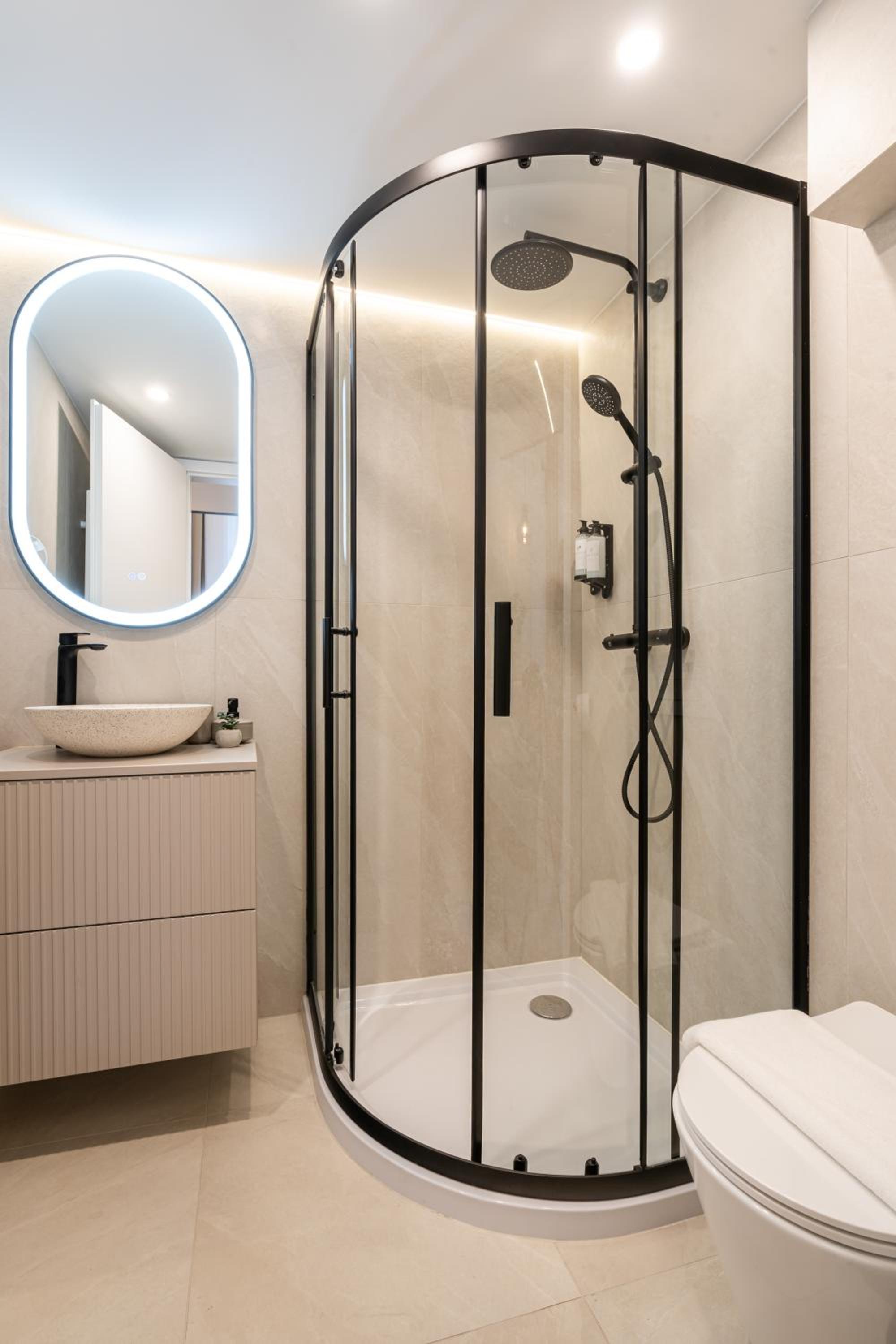 E22 - Boutique Apartments, Best Location by BQA