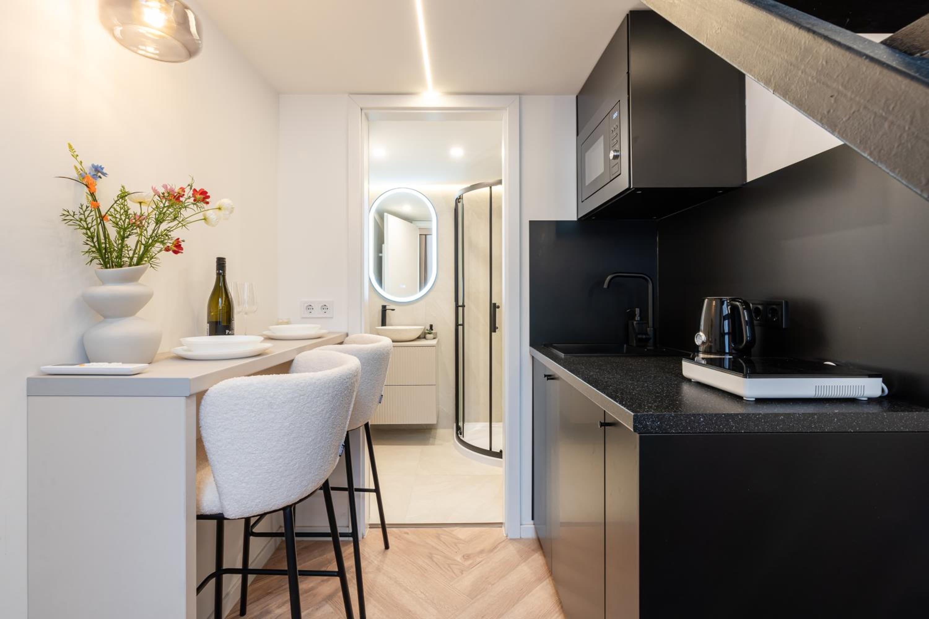 E22 - Boutique Apartments, Best Location by BQA