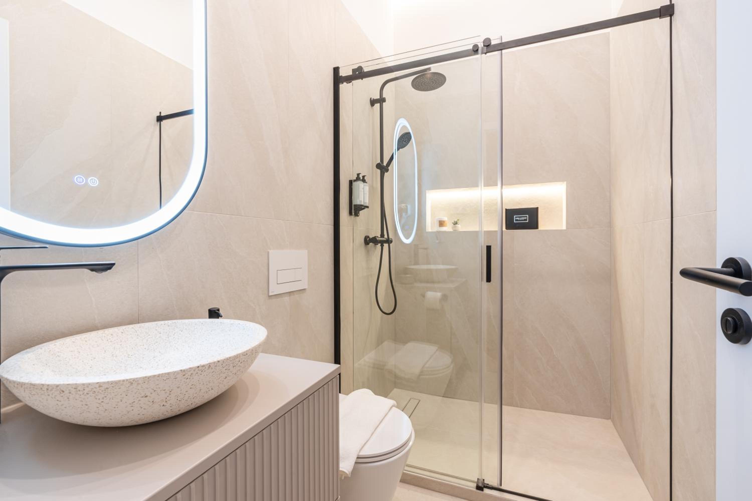 E22 - Boutique Apartments, Best Location by BQA