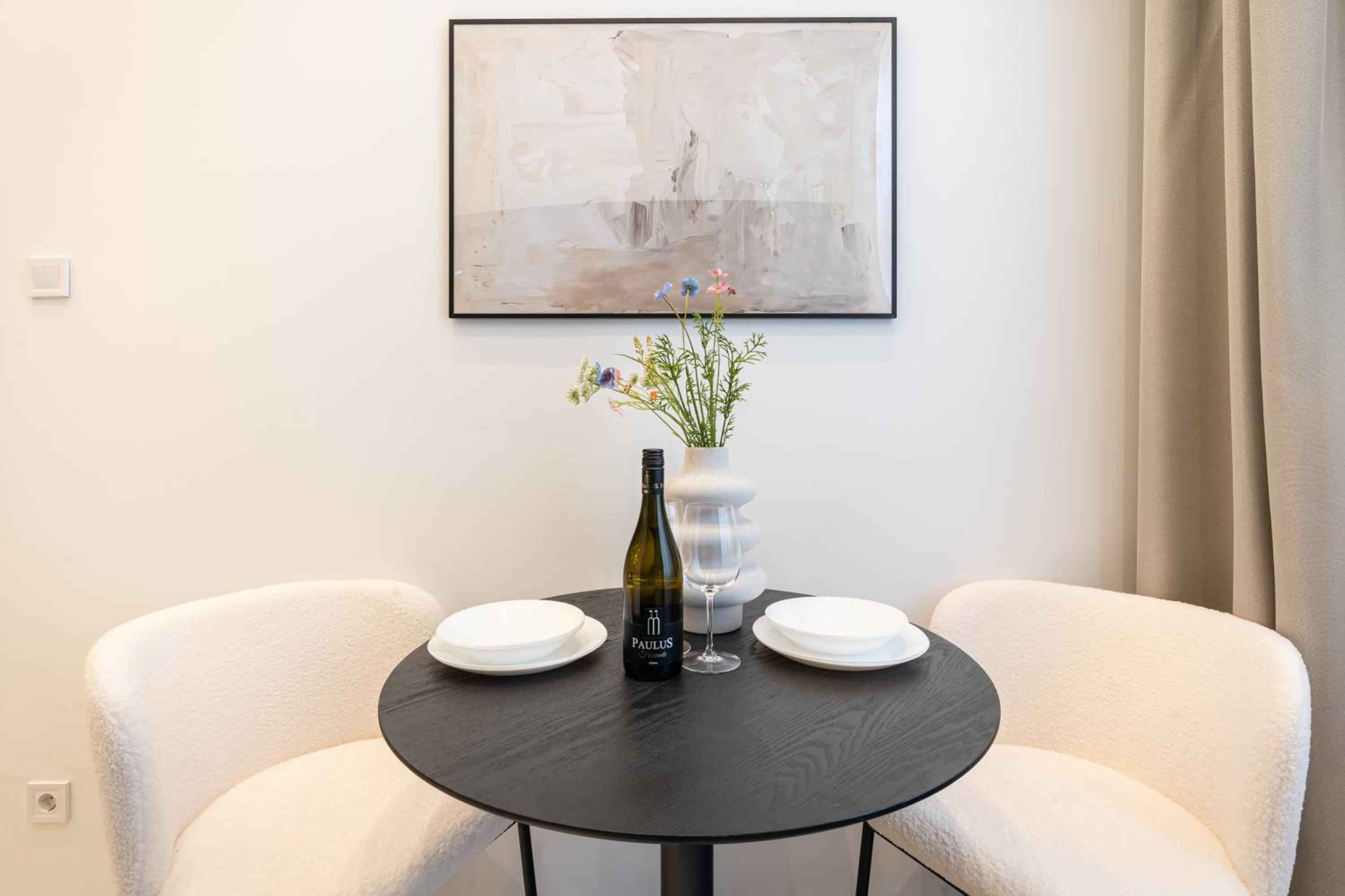E22 - Boutique Apartments, Best Location by BQA