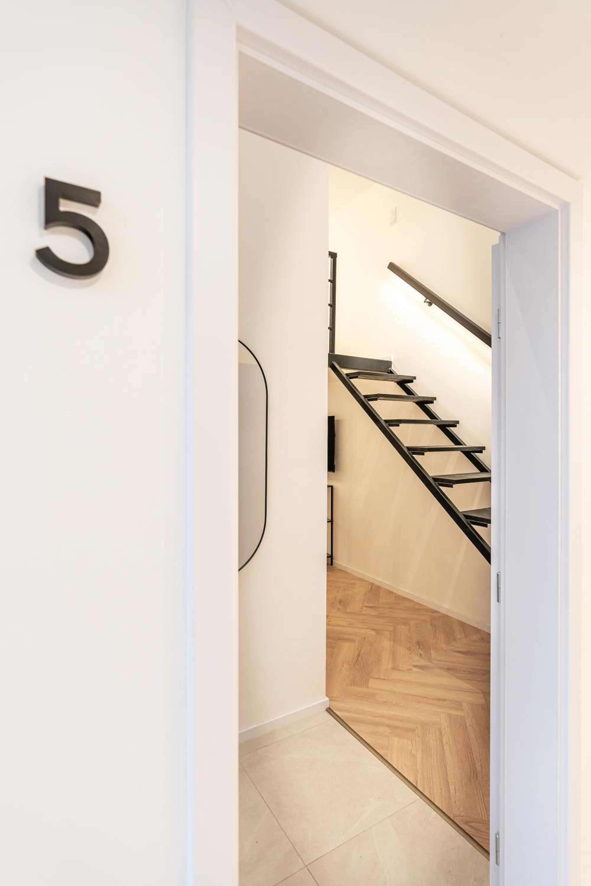 E22 - Boutique Apartments, Best Location by BQA
