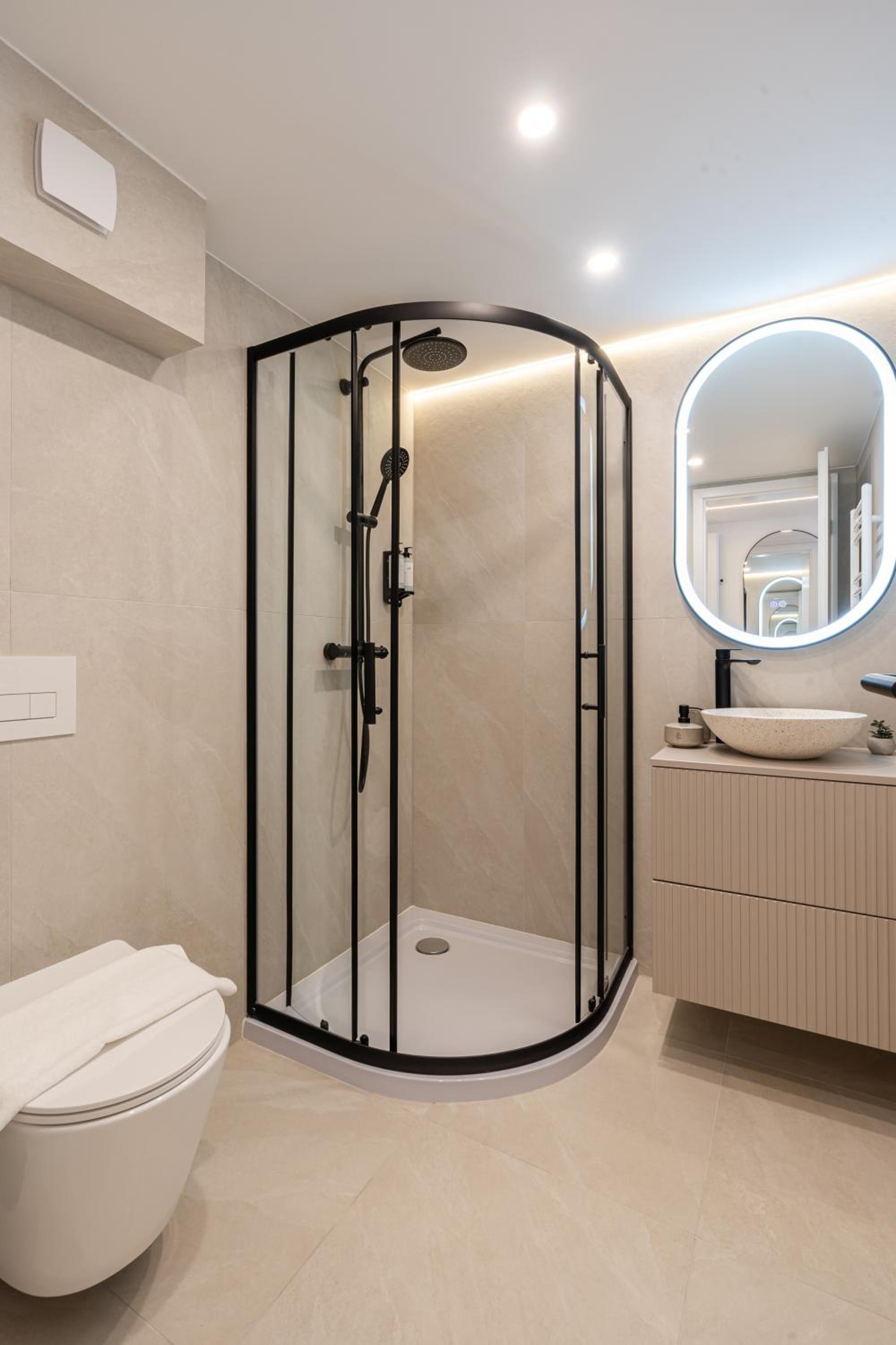 E22 - Boutique Apartments, Best Location by BQA