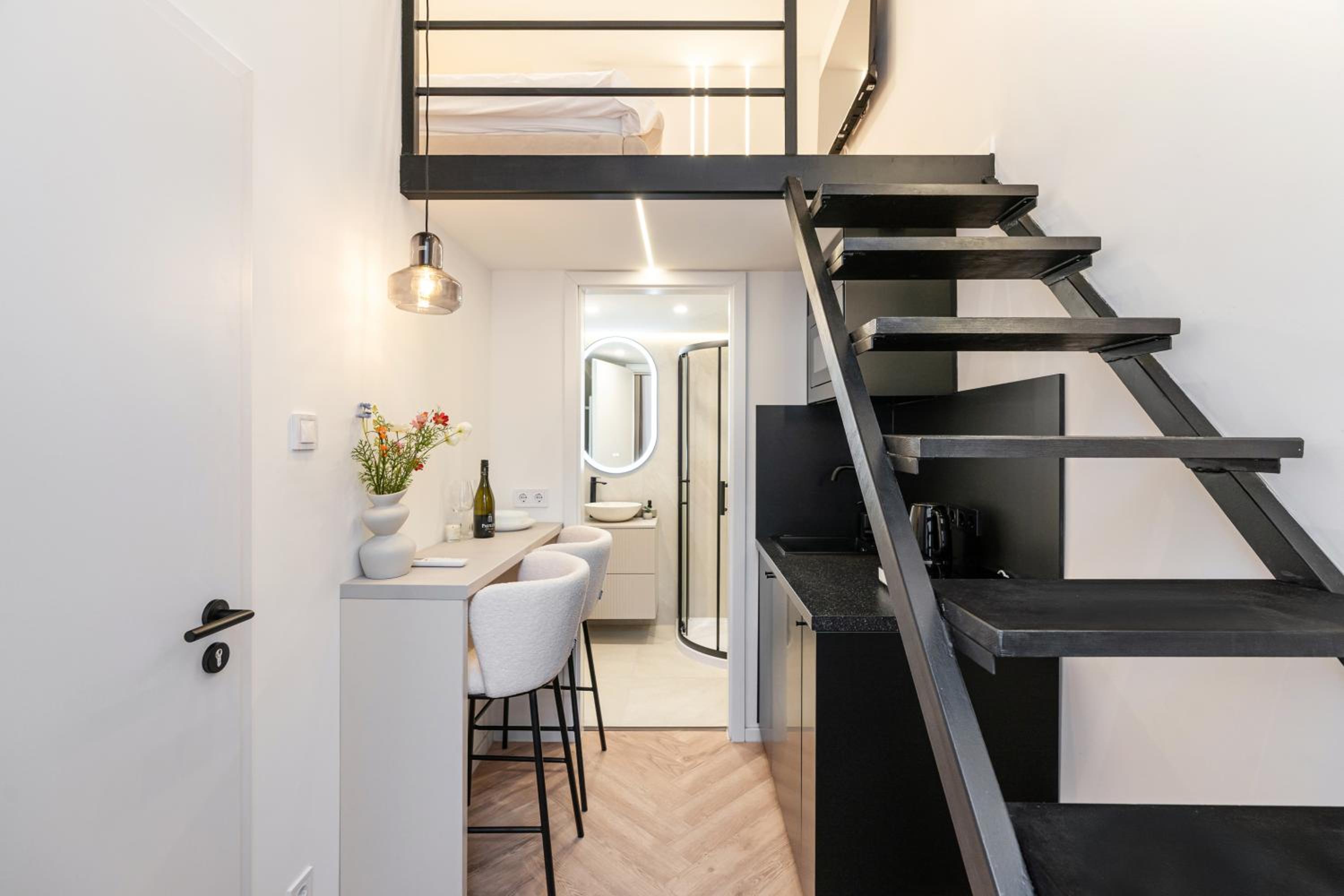 E22 - Boutique Apartments, Best Location by BQA