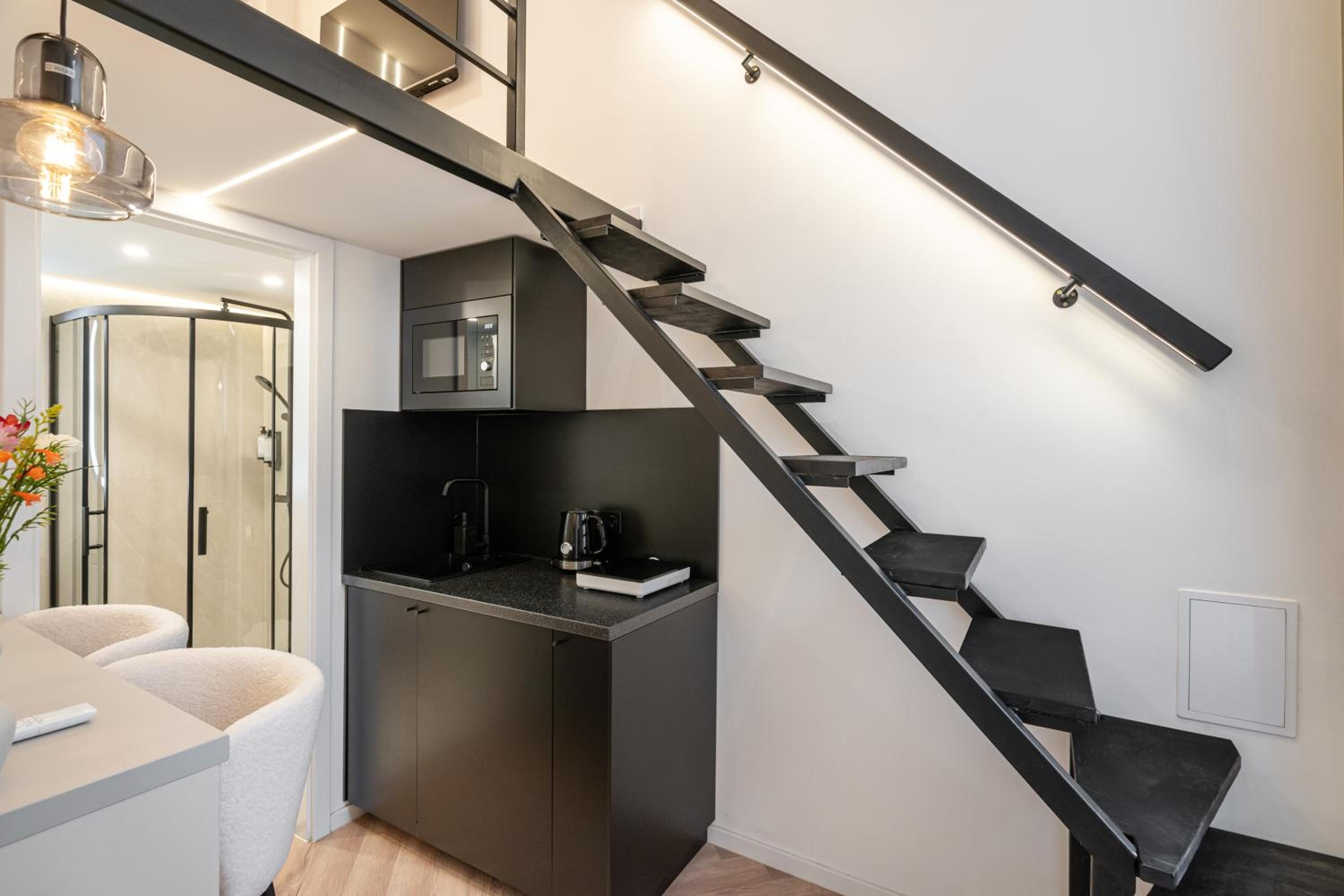 E22 - Boutique Apartments, Best Location by BQA