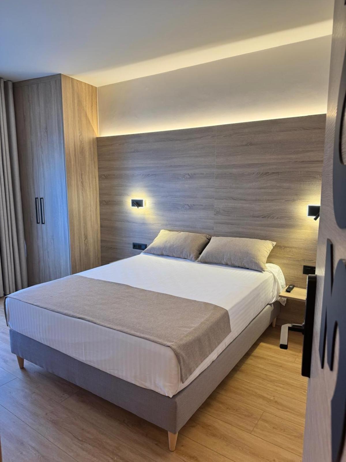 Miramar Suites