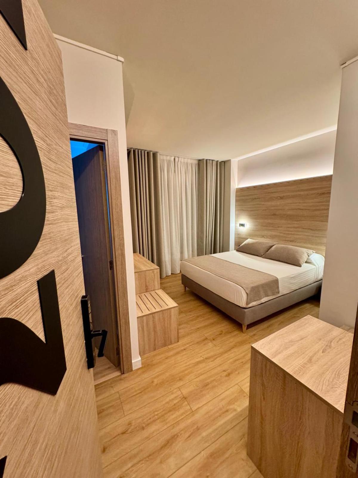 Miramar Suites