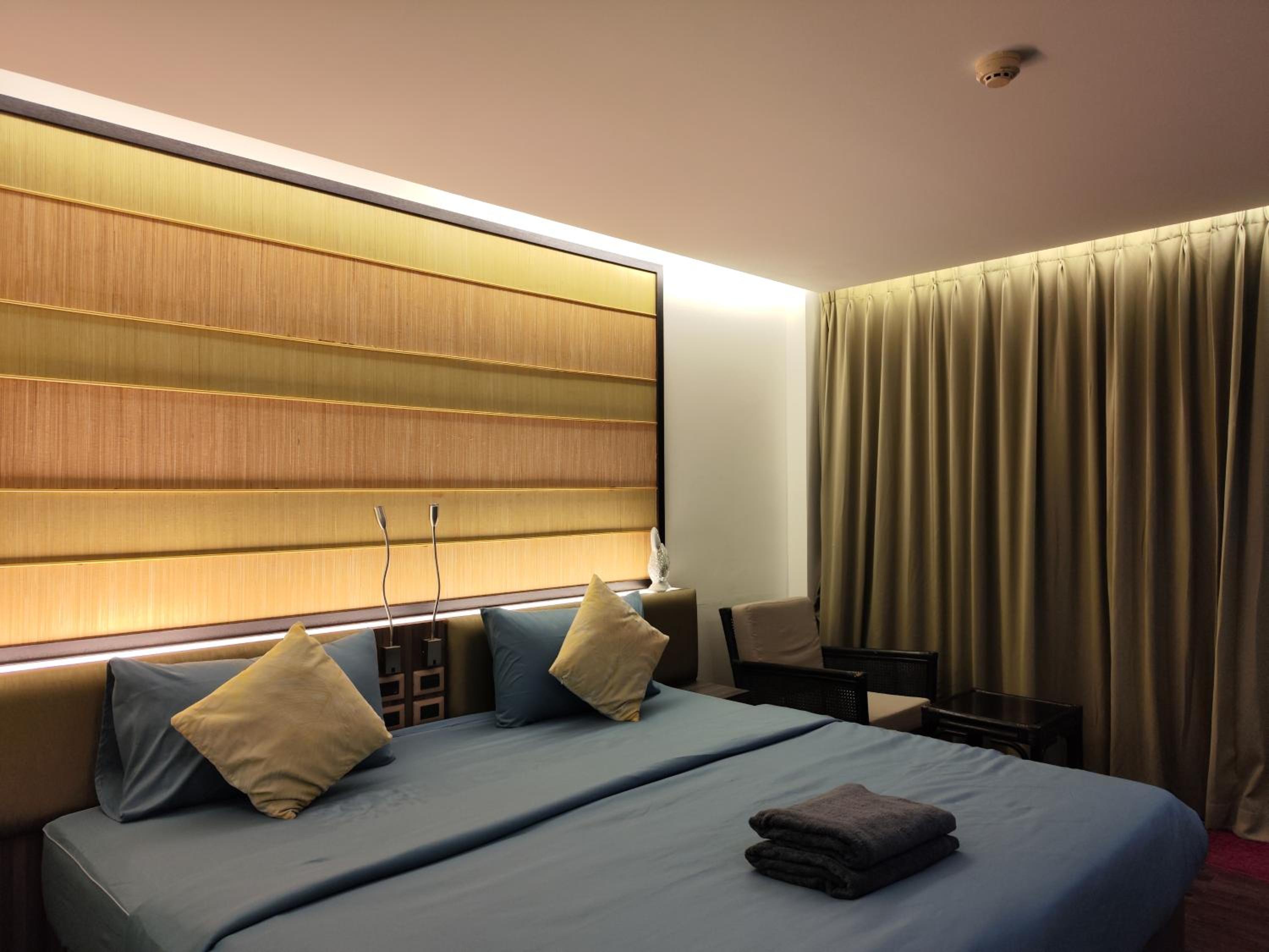 8 Floor - Mountain view Studio room at TBHR near Kata beach