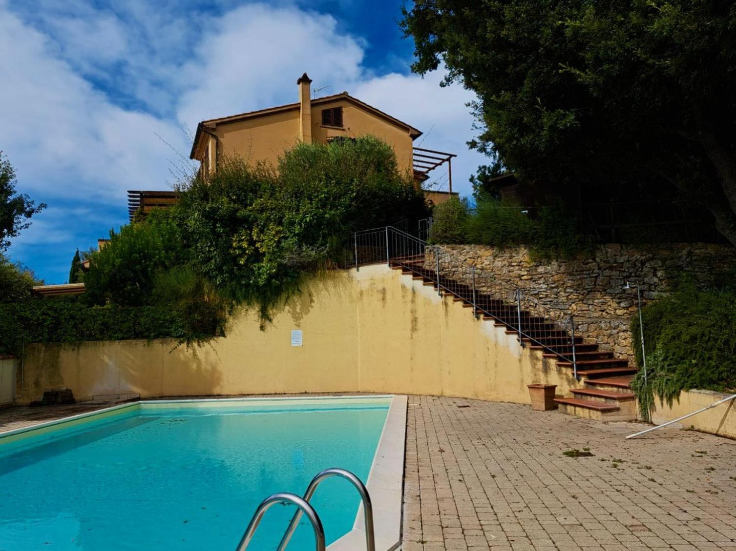 Trilocale con piscina
