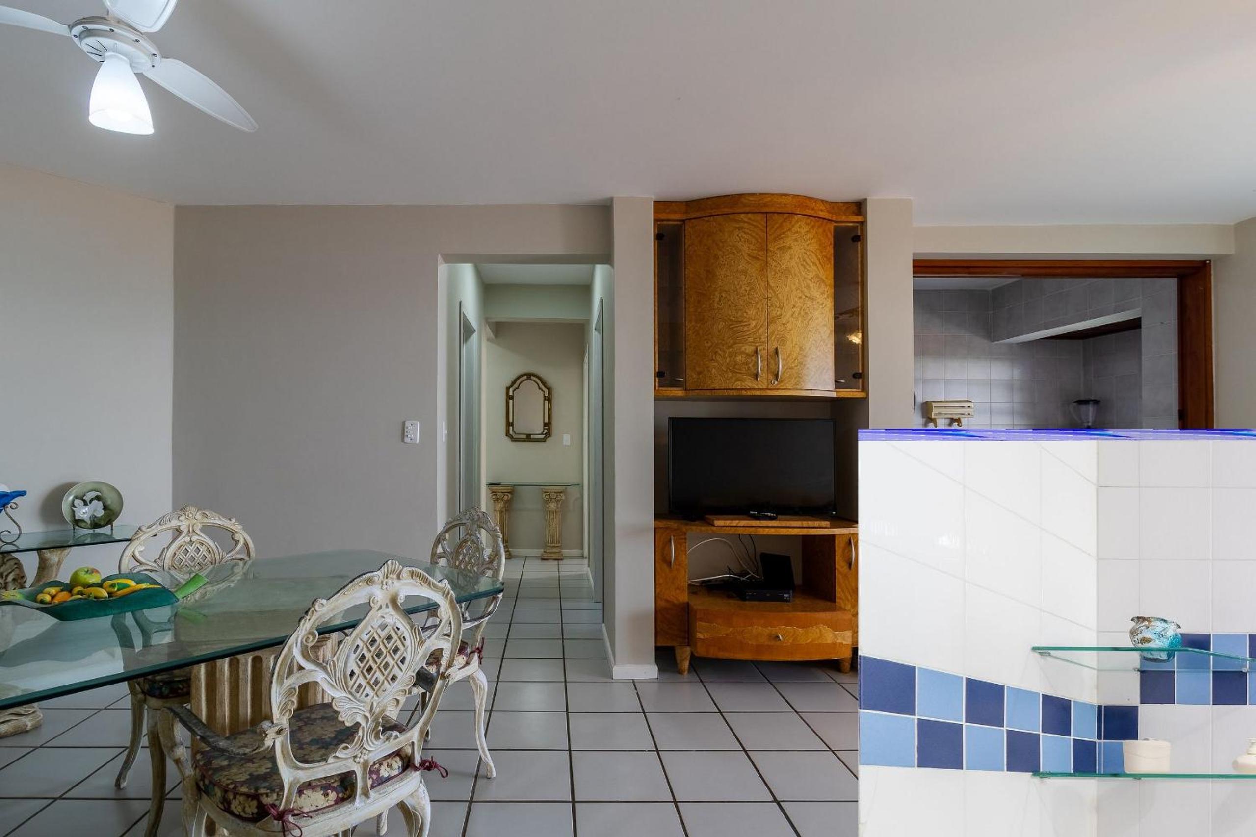 Ap w/ balcony 200 m from the beach Ingleses VIN202